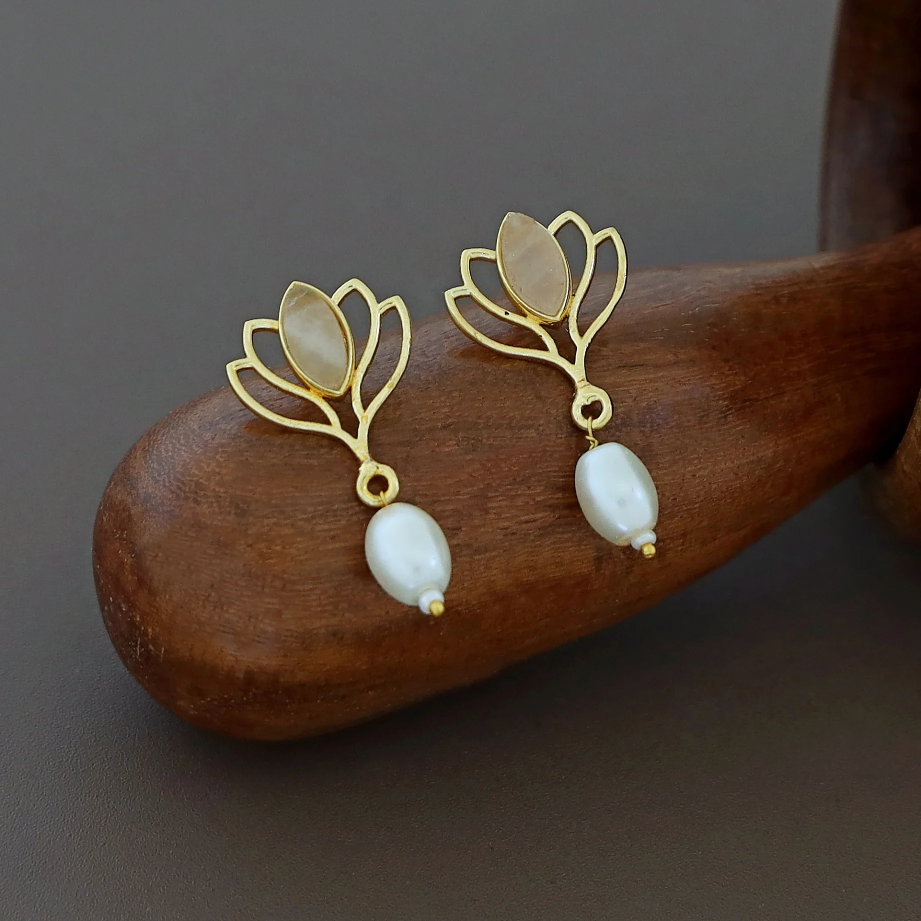Golden Lotus Glossy + Raw Stone Pearl Earring - Image 9
