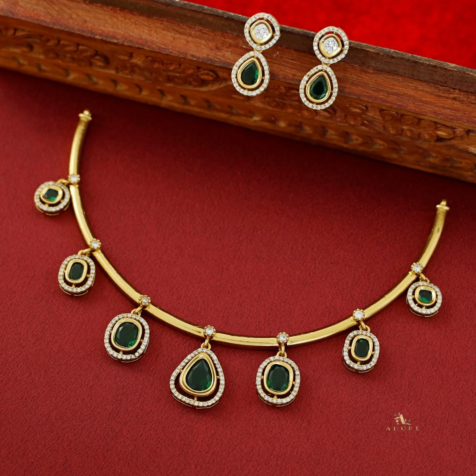 Alakananda Polki Kundan Stiff Short Neckpiece With Earring - Image 4