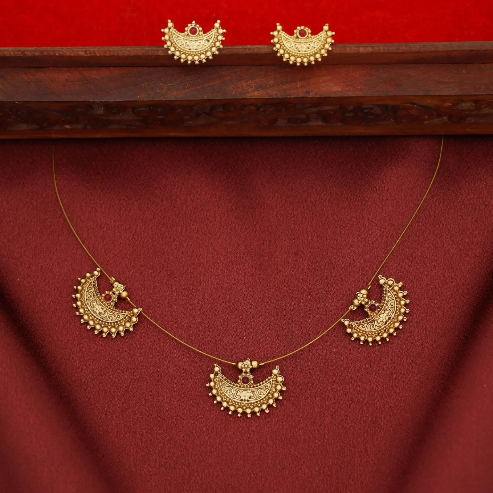 Alamkritha Tri Half Moon String Neckpiece - Image 2
