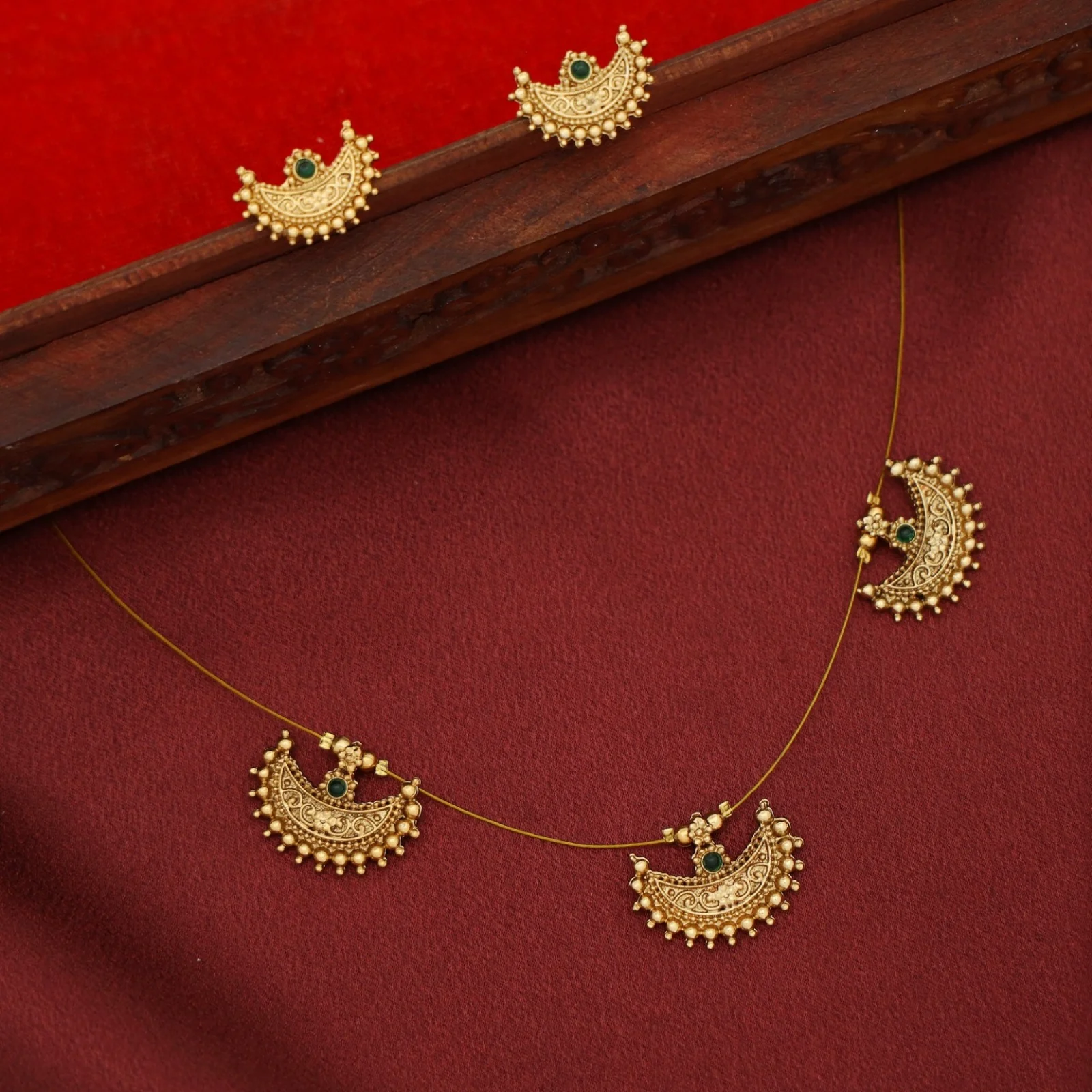 Alamkritha Tri Half Moon String Neckpiece - Image 4