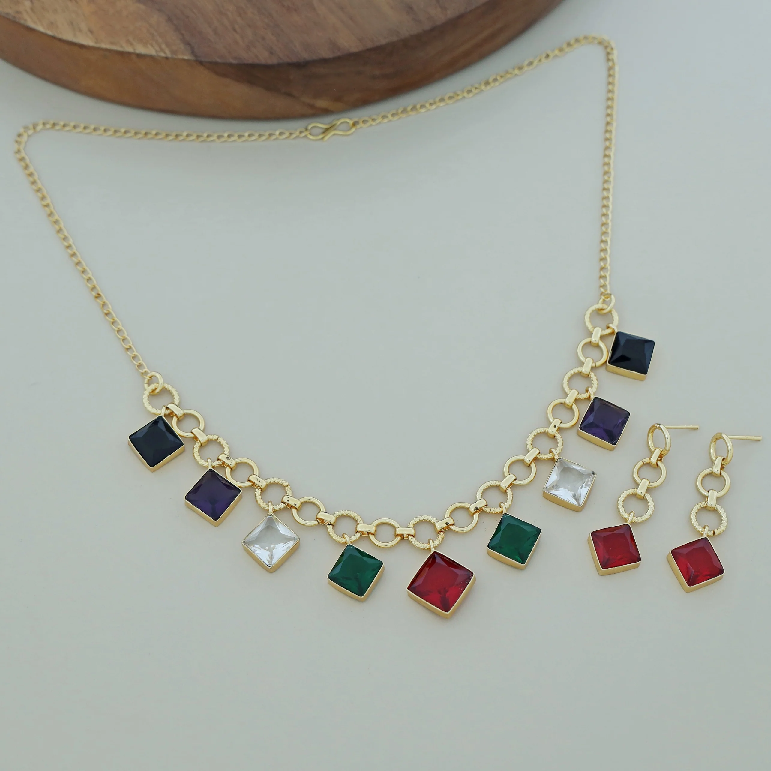 Alasca Golden Circle And Diamond Glossy Neckpiece With Earring - Image 10