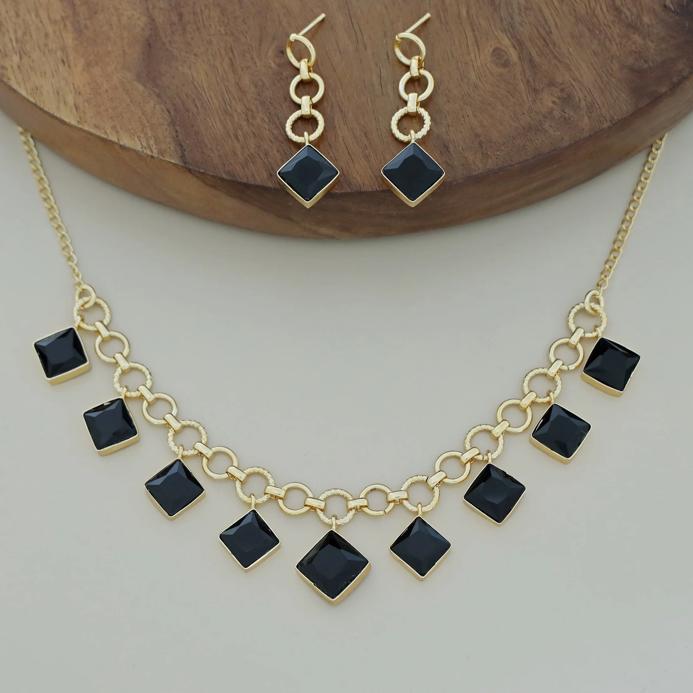 Alasca Golden Circle And Diamond Glossy Neckpiece With Earring - Image 8