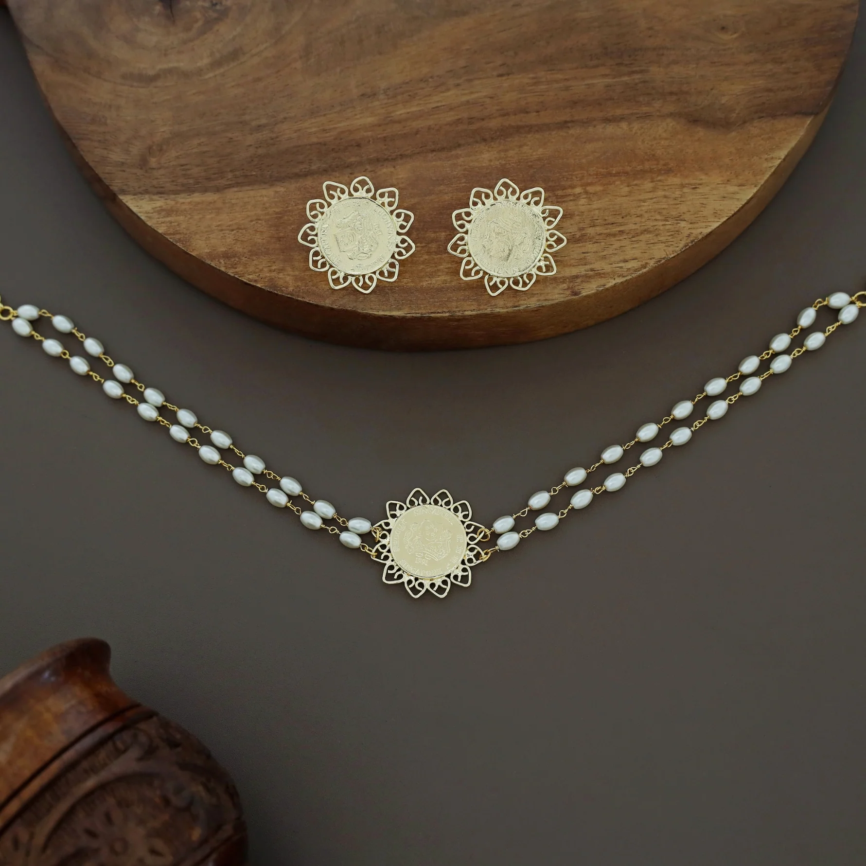 Two Layer Pearl Flower Coin Choker With Earring - Image 2