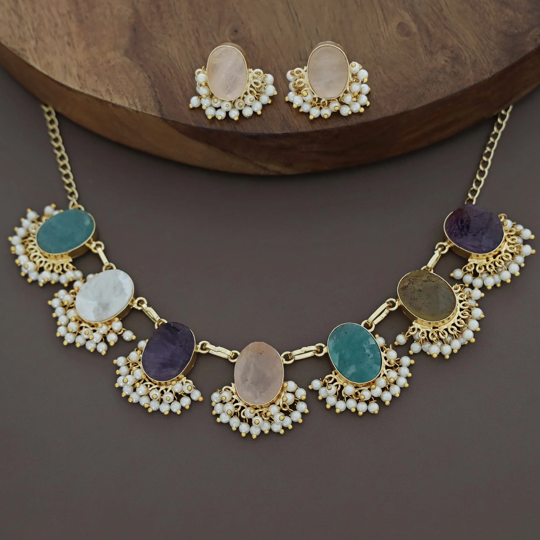 Alessandra Raw Stone Oval Pearl Short Neckpiece With Earring - Image 28
