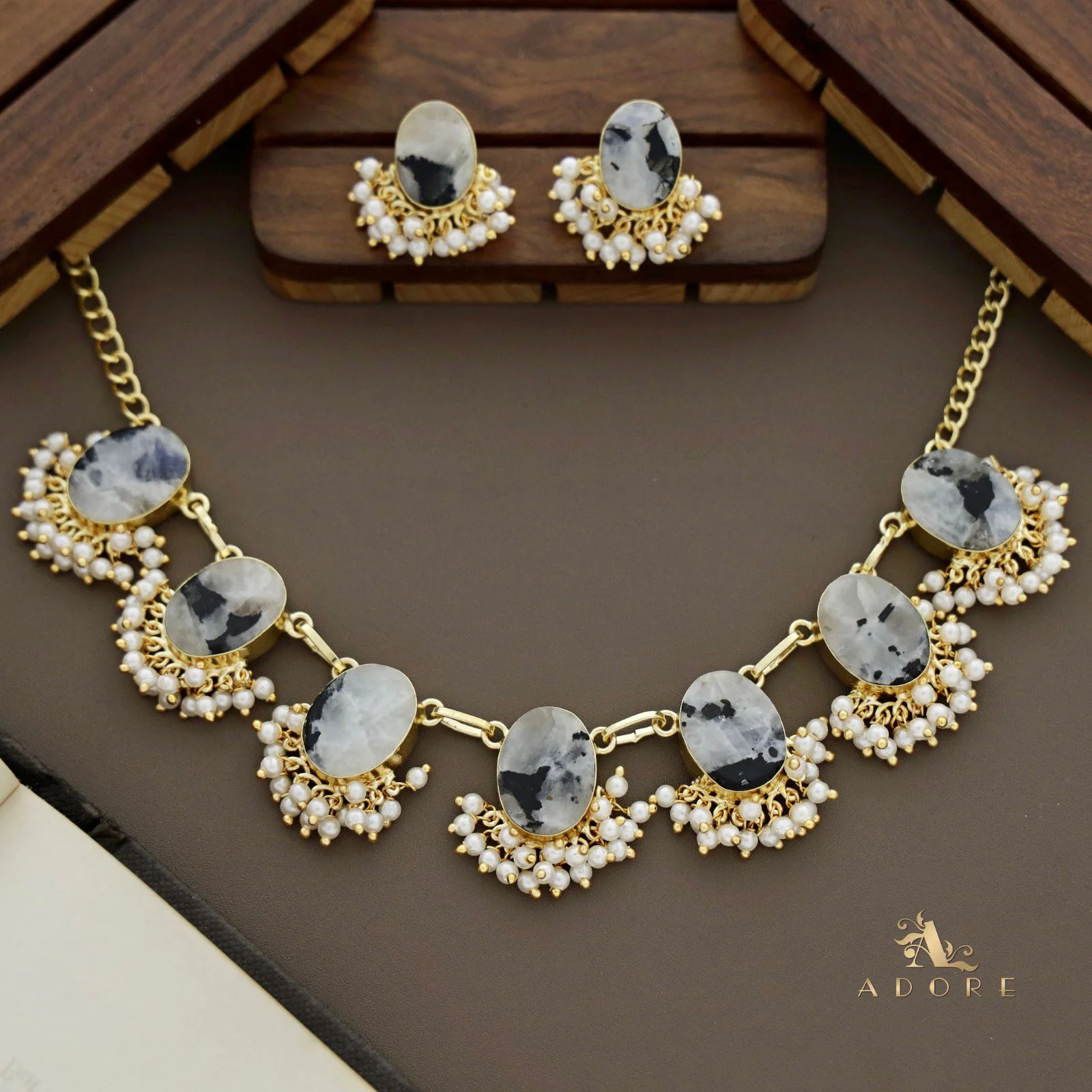 Alessandra Raw Stone Oval Pearl Short Neckpiece With Earring - Image 6