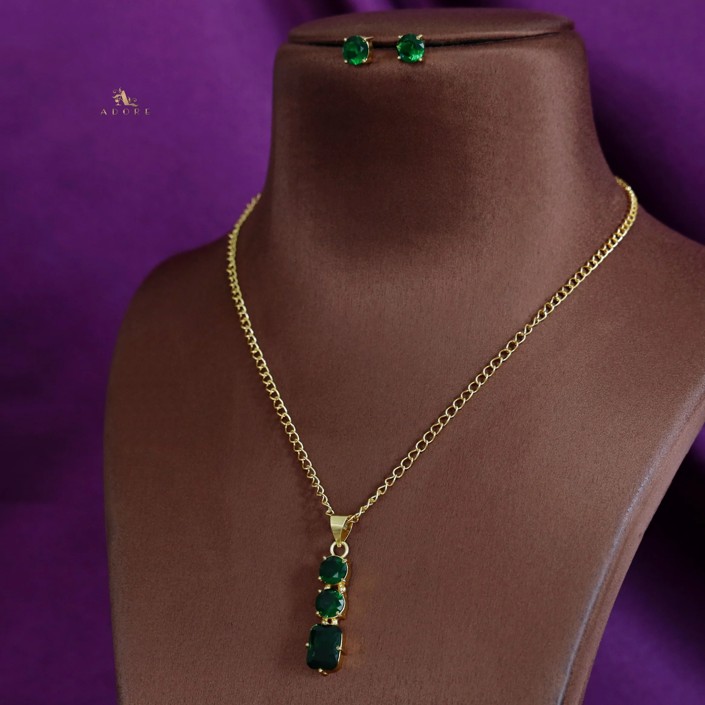 Alessia Glossy Round Claw Rectangle Short Neckpiece with Stud - Image 2
