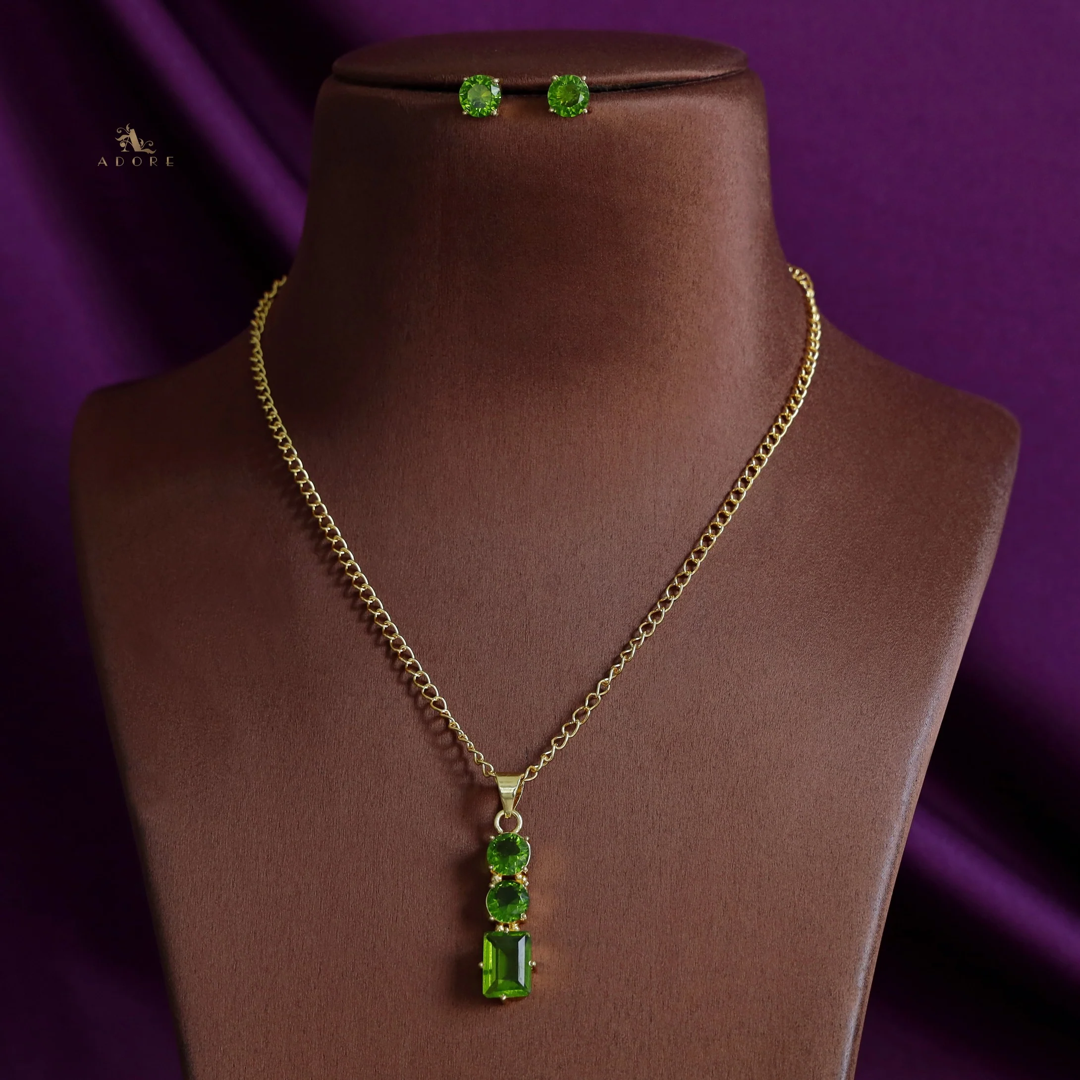 Alessia Glossy Round Claw Rectangle Short Neckpiece with Stud - Image 3