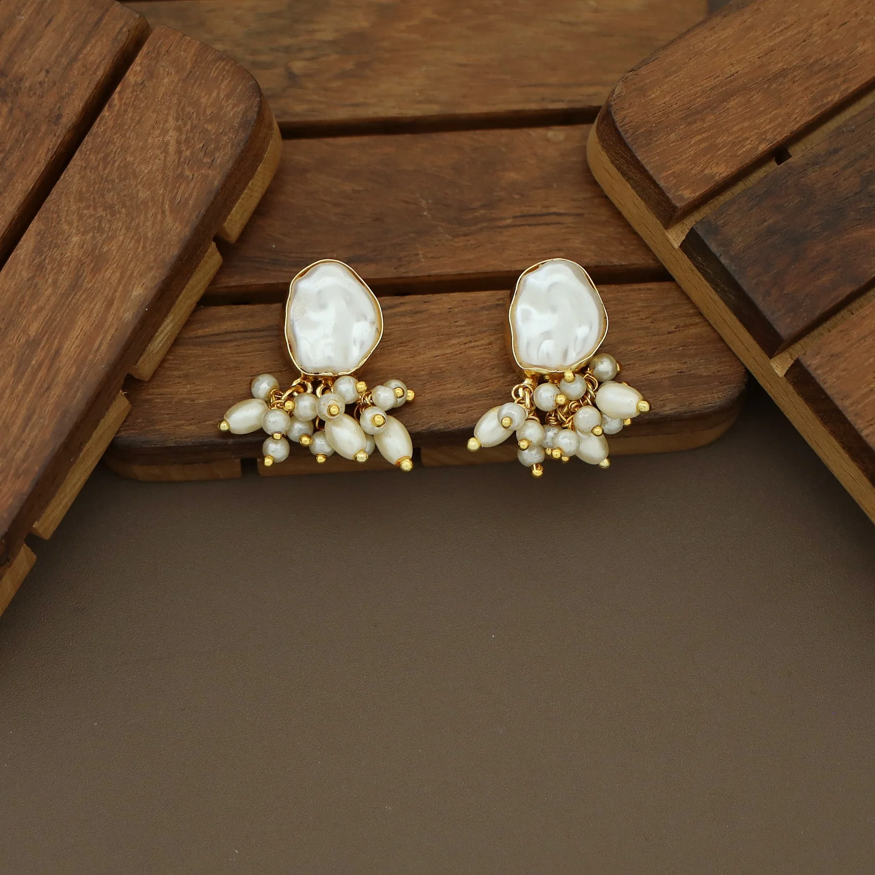 Alexis 3 Layer Rice Pearl Baroque + Glossy Stone Choker With Earring - Image 5