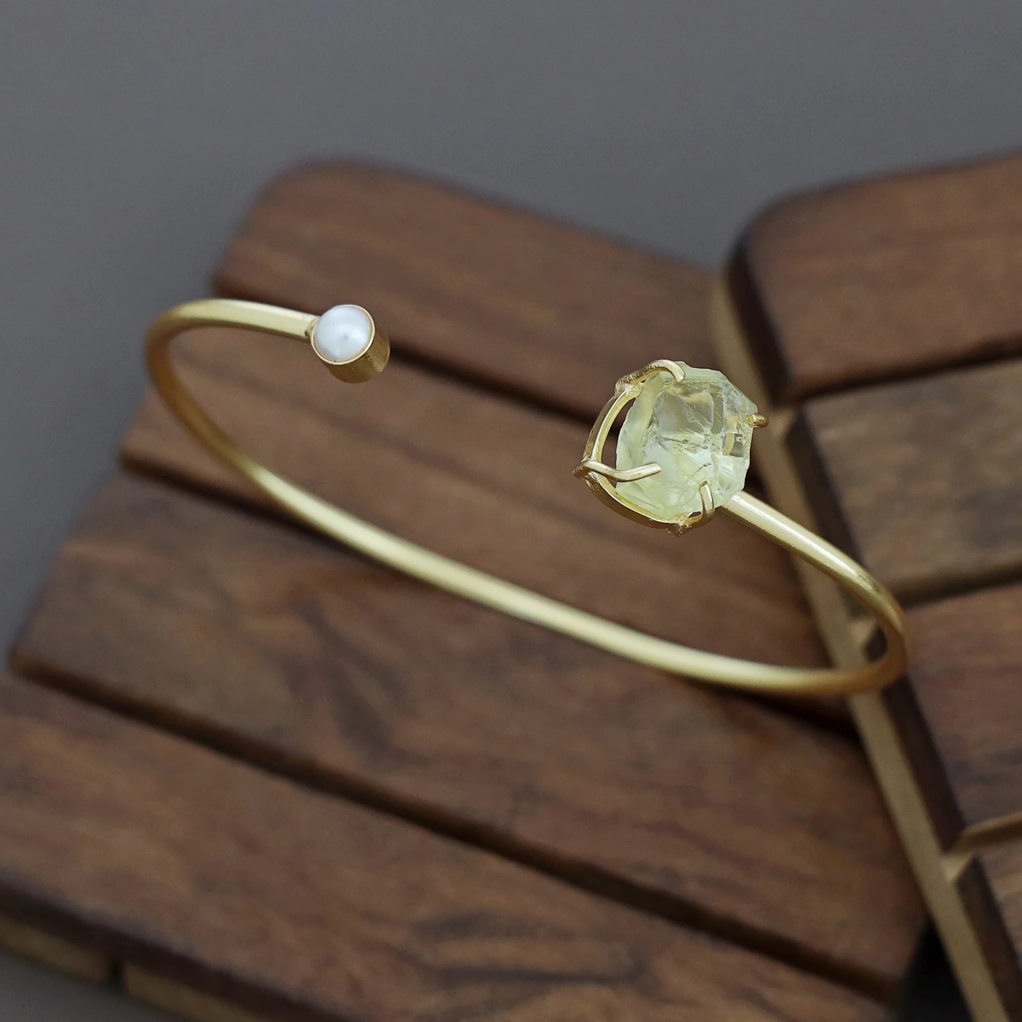 Alicia Raw Stone Pearl Bangle - Image 18