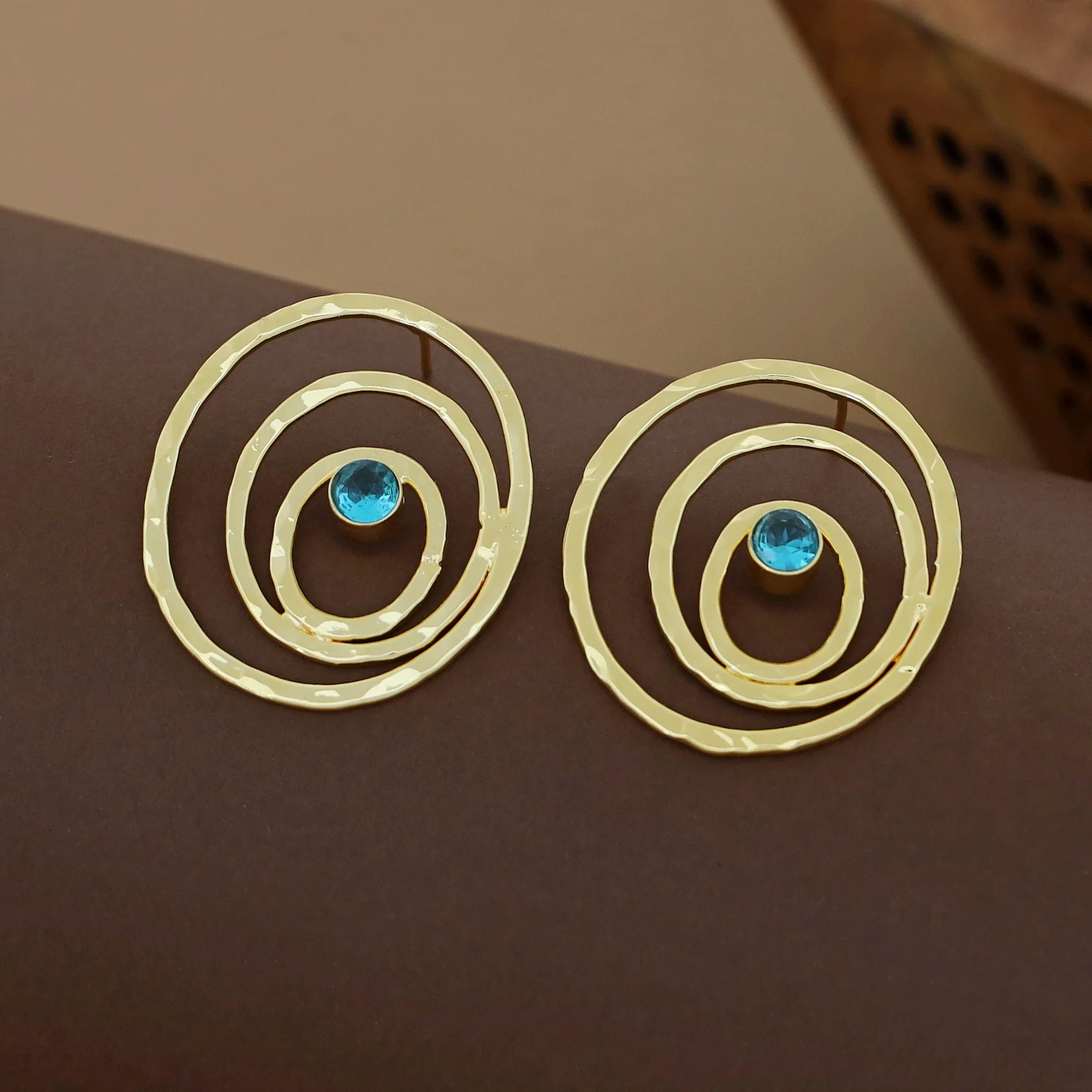 Alita Hammered Circle Glossy Earring - Image 8