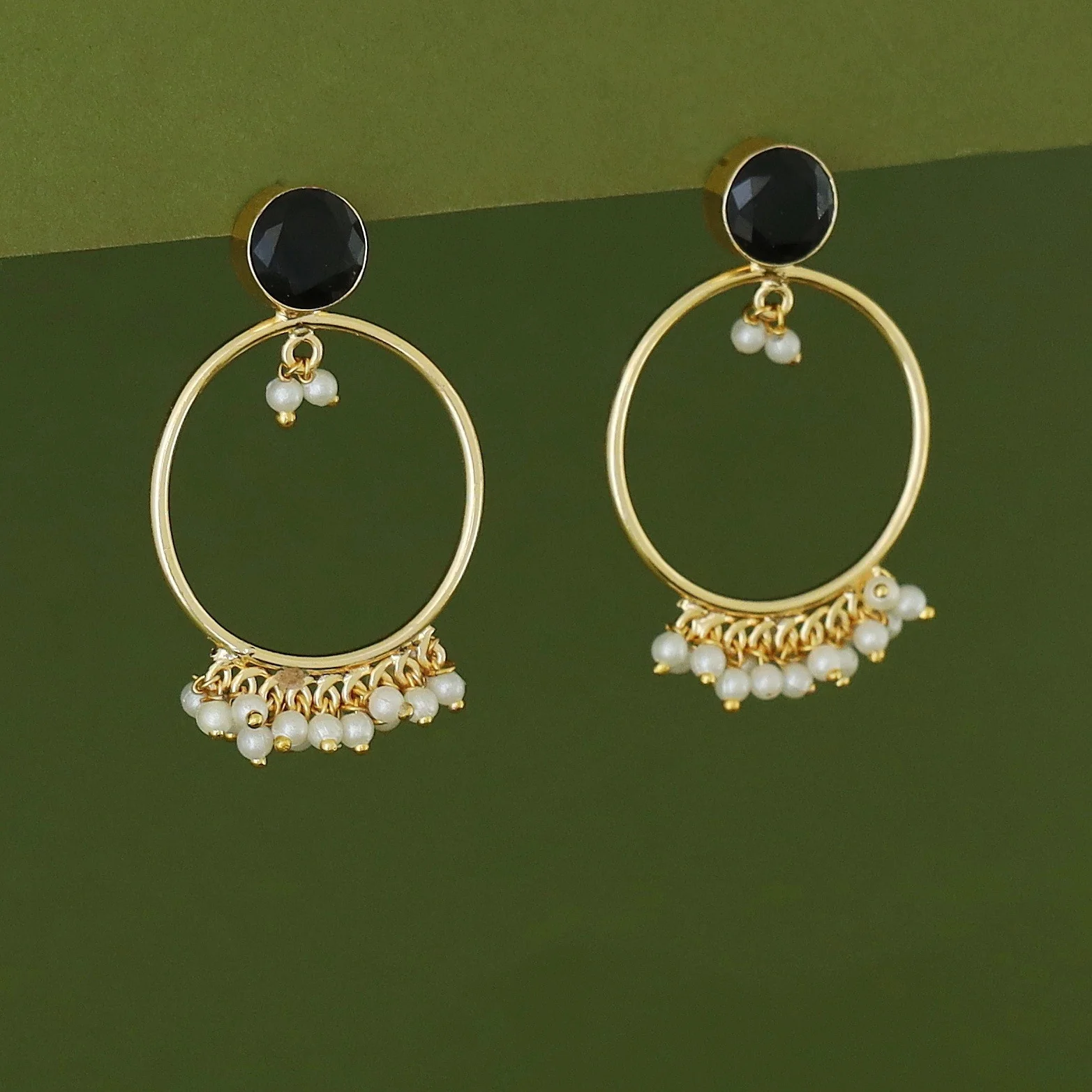 Allister Hoop Cluster Pearl Glossy Earring - Image 9
