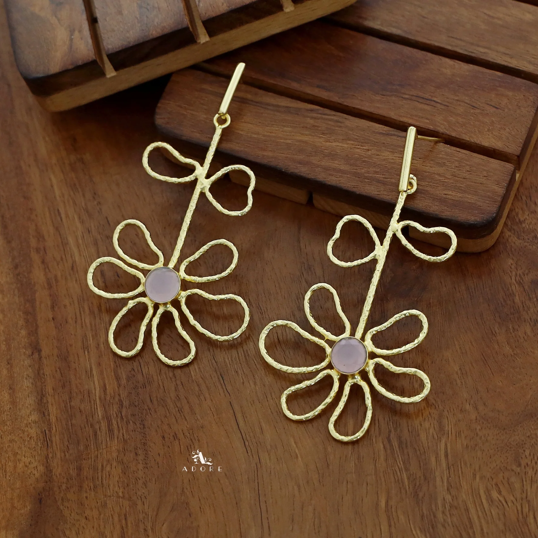 Alma Golden Flower Leaf Glossy Earring - Image 2
