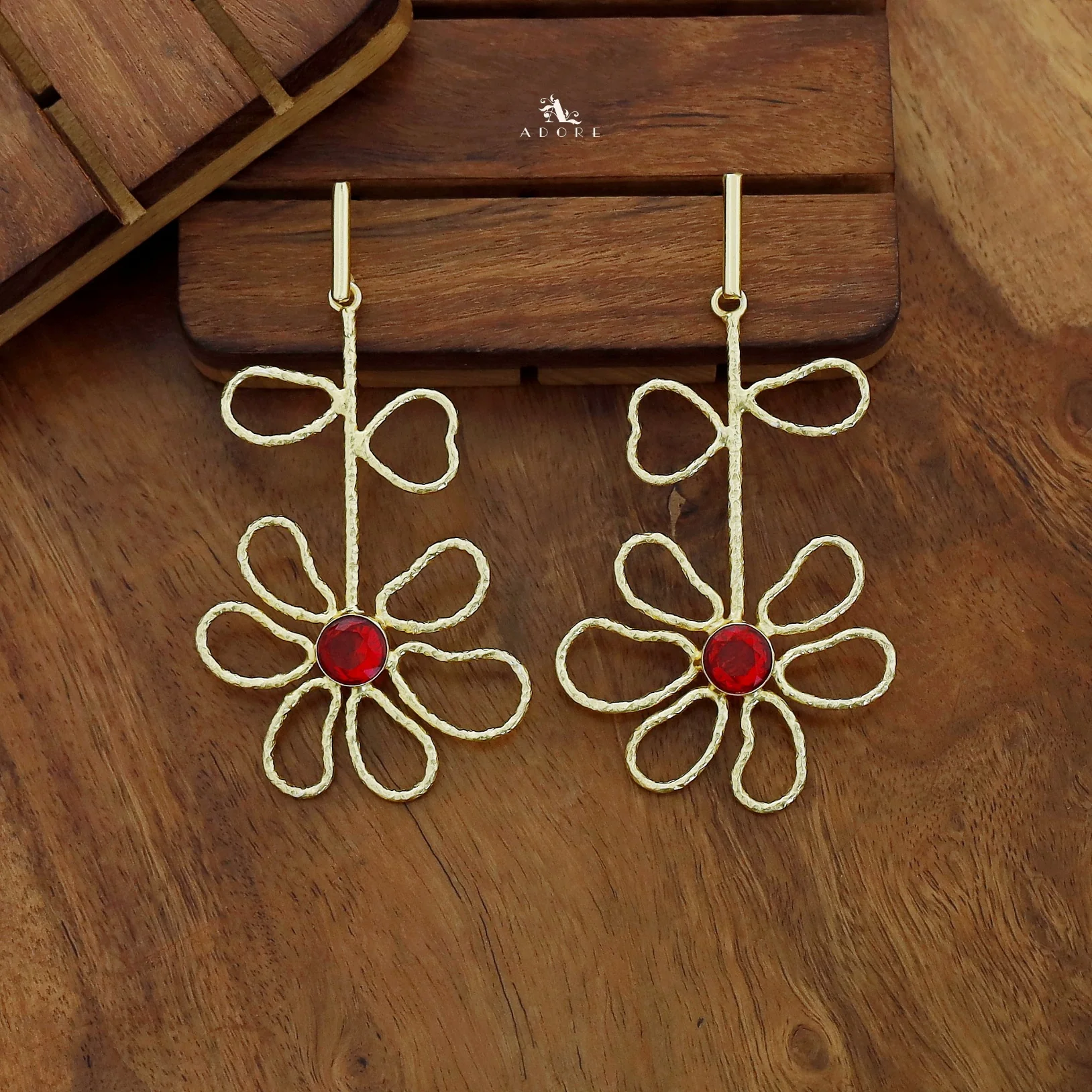 Alma Golden Flower Leaf Glossy Earring - Image 4