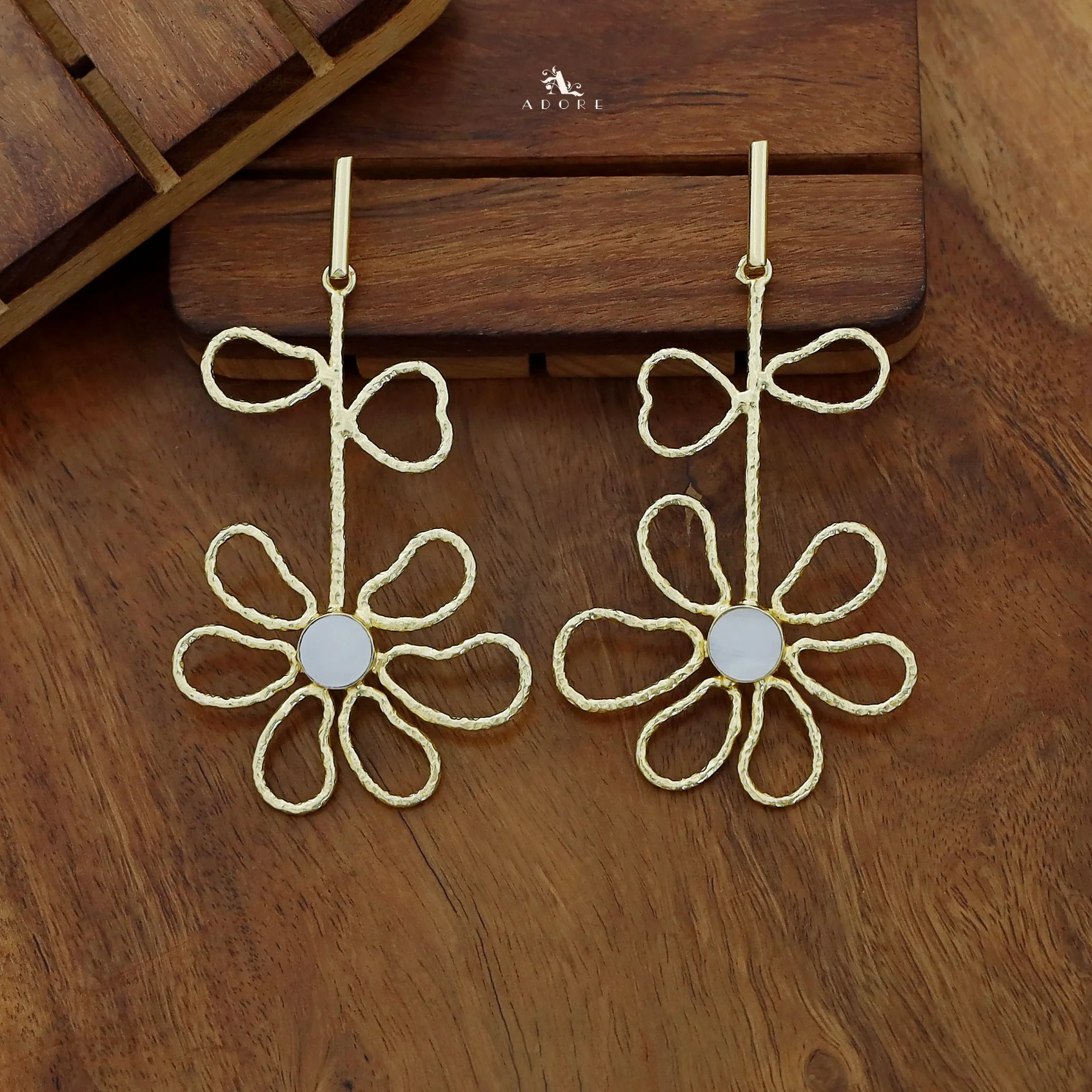 Alma Golden Flower Leaf Glossy Earring - Image 5