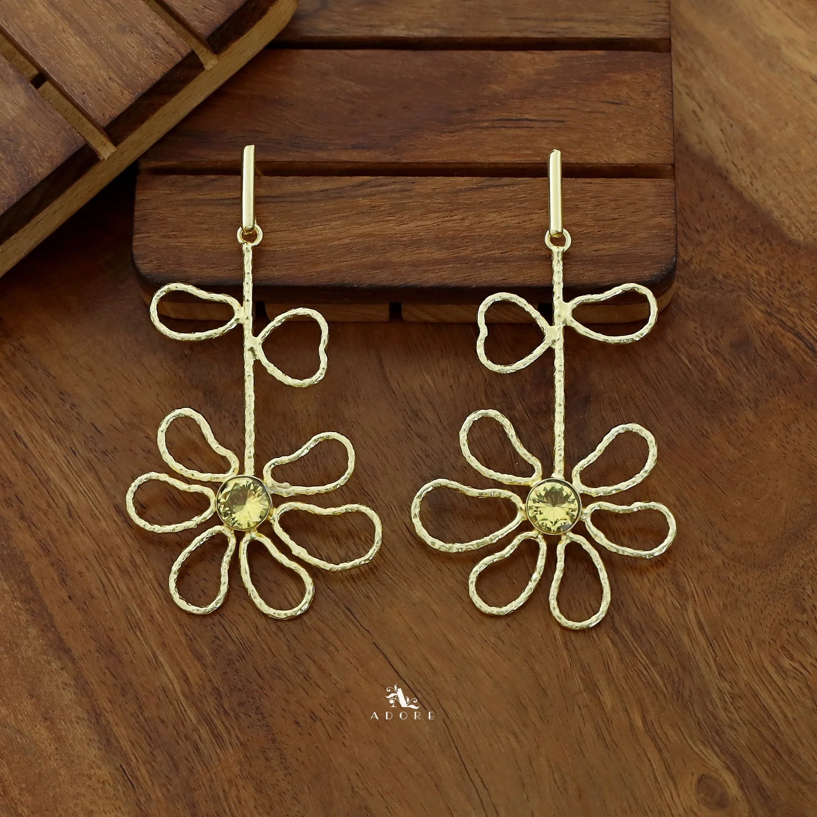 Alma Golden Flower Leaf Glossy Earring - Image 8