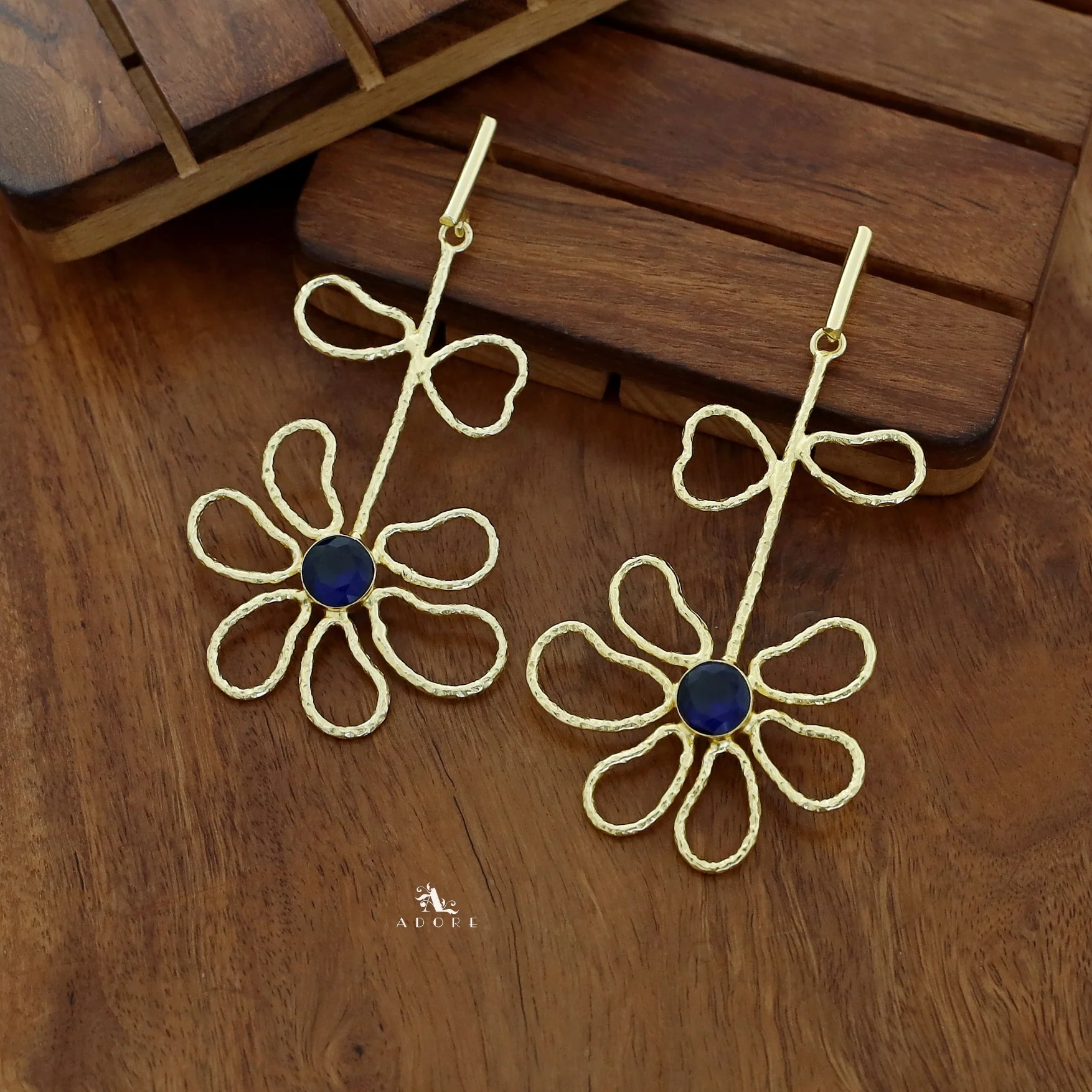 Alma Golden Flower Leaf Glossy Earring - Image 9