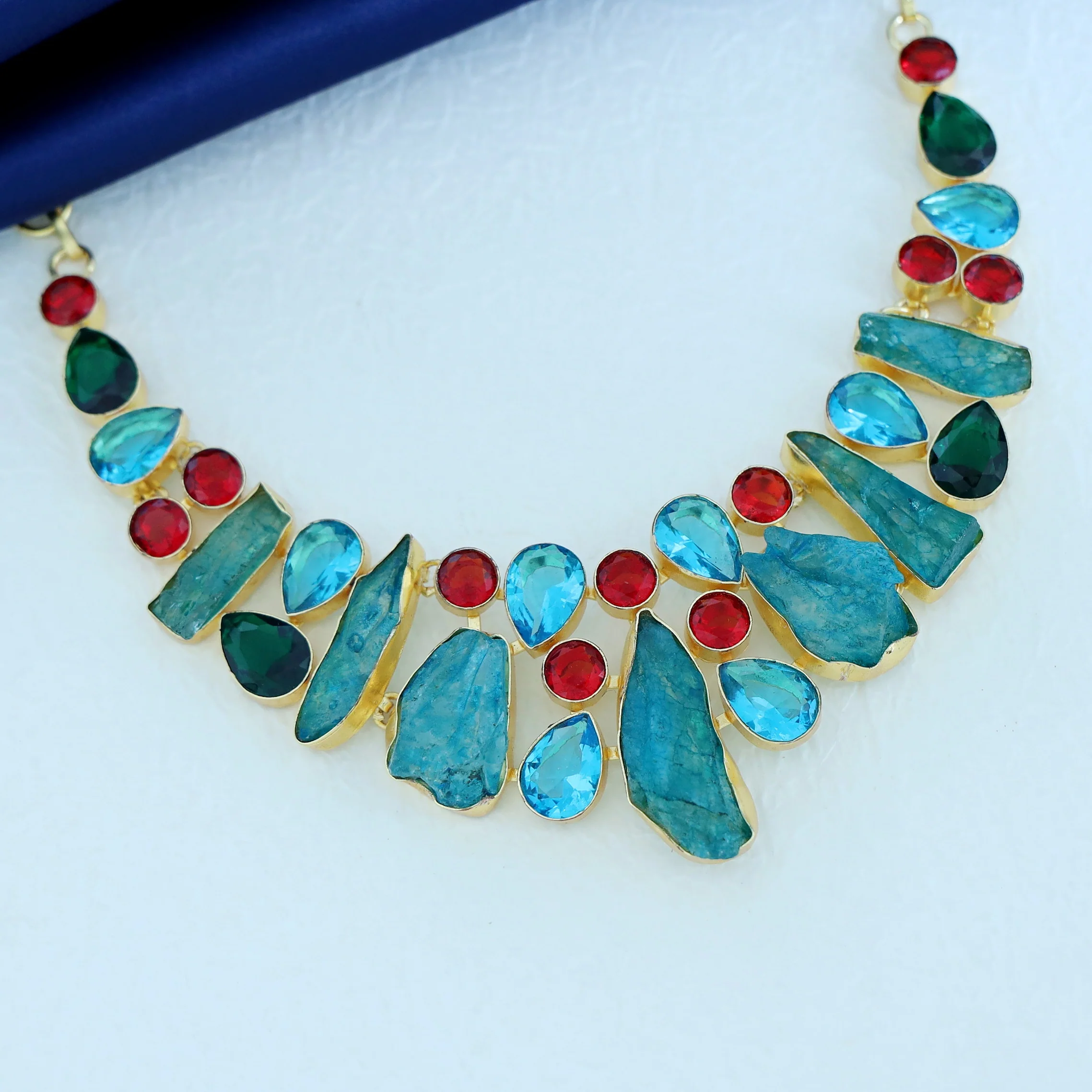 Alwine Glossy Neckpiece - Image 2