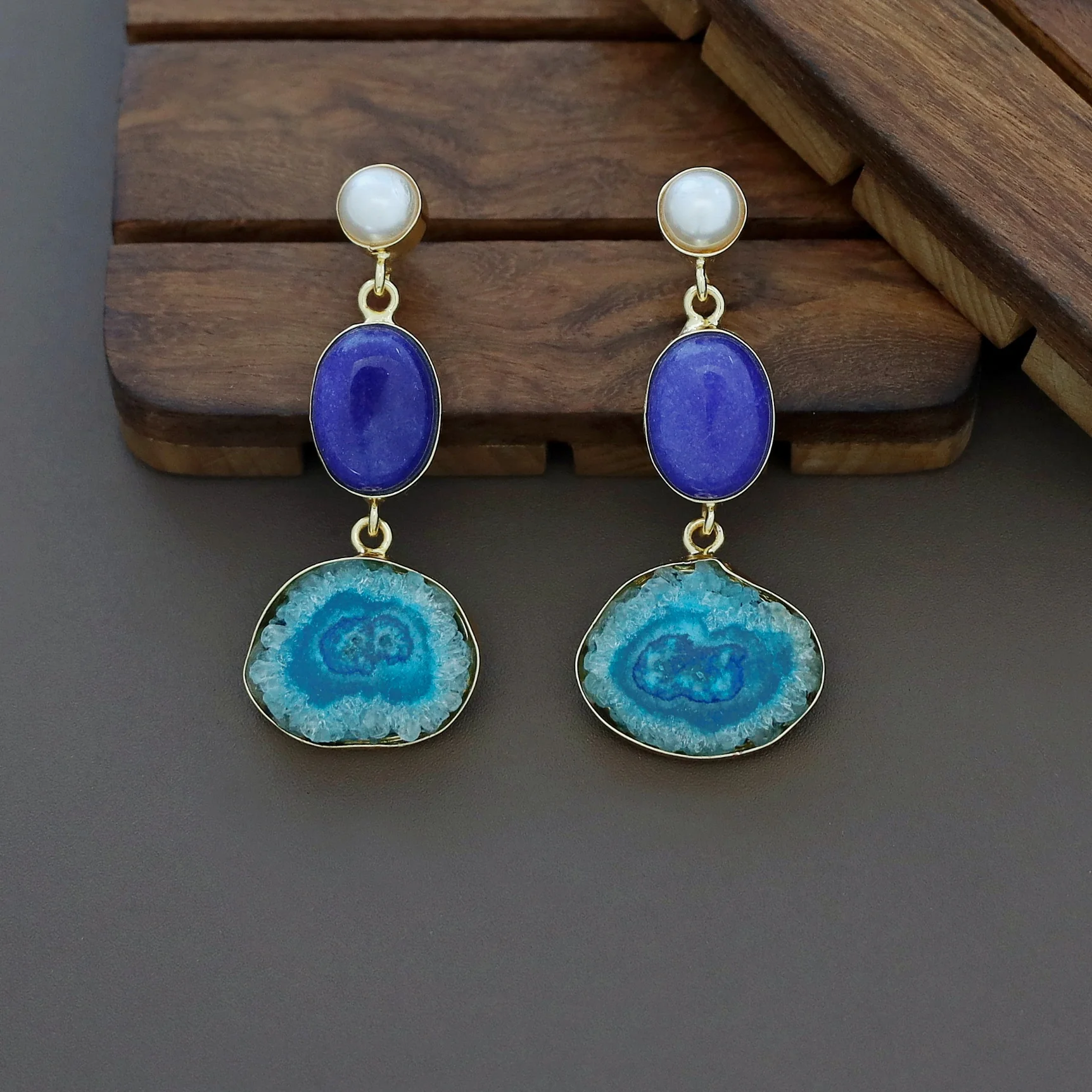 Alyn Pearl Solar Agate Earring - Image 3