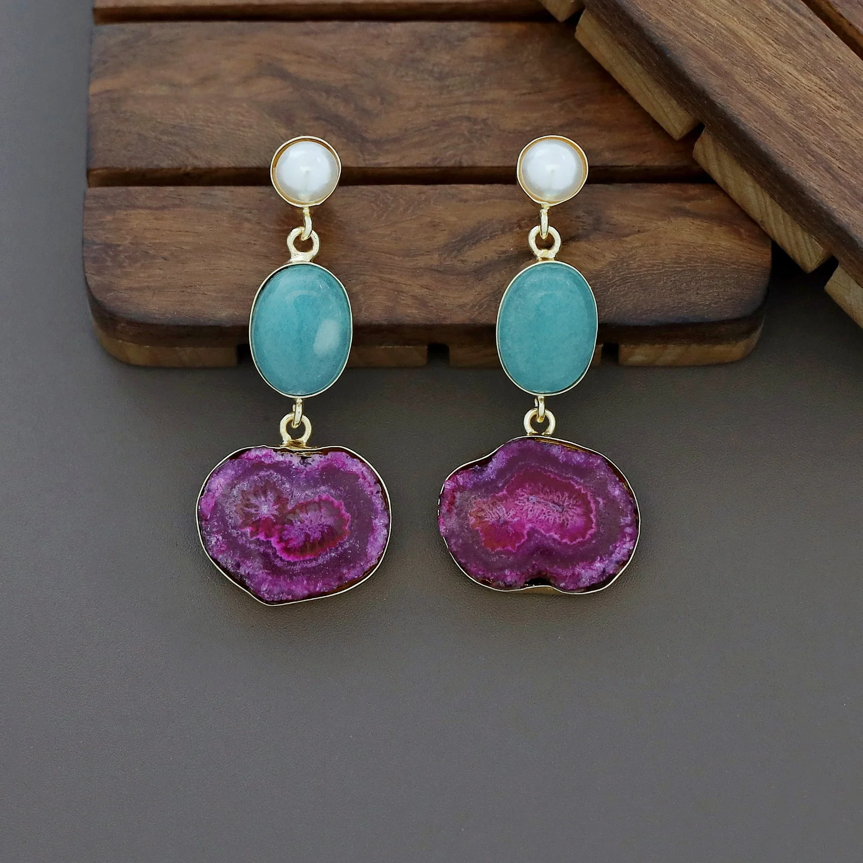 Alyn Pearl Solar Agate Earring - Image 4