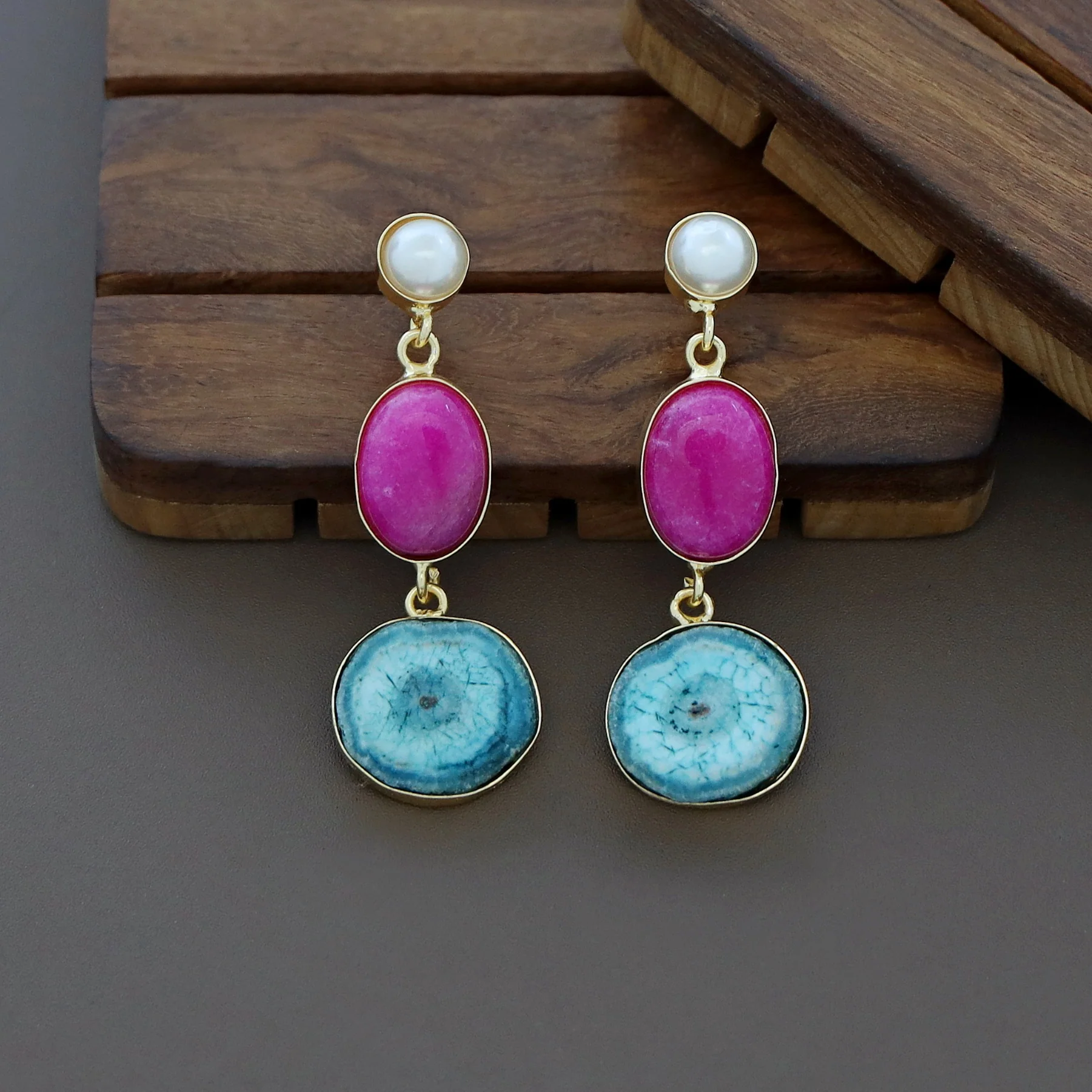 Alyn Pearl Solar Agate Earring - Image 5