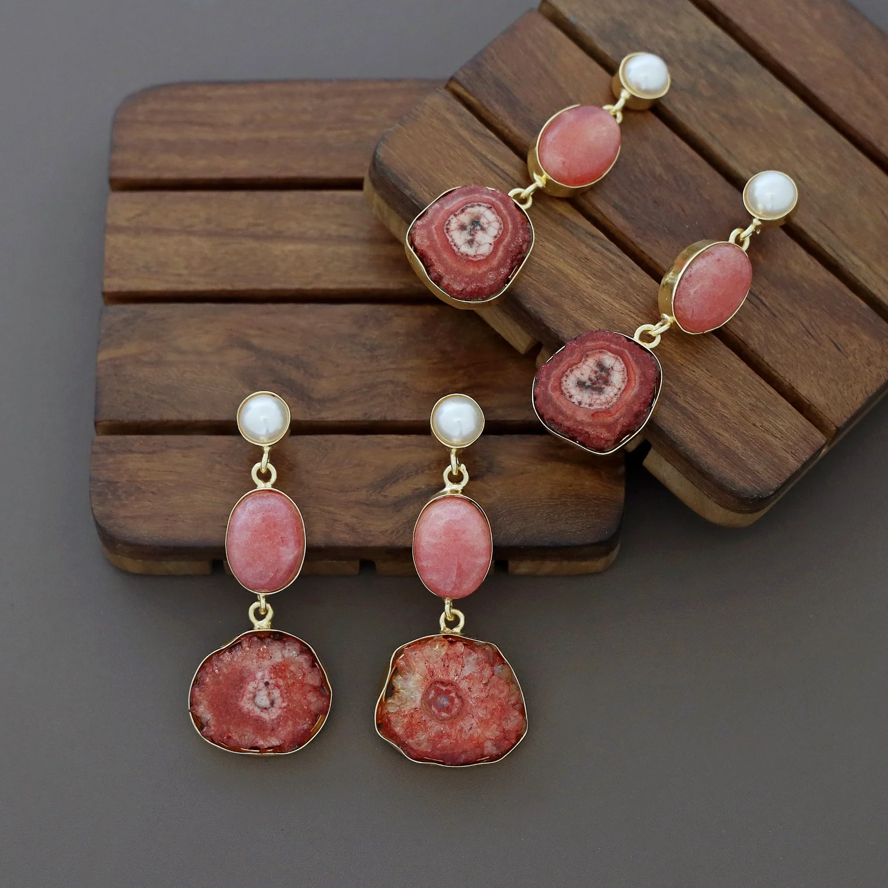 Alyn Pearl Solar Agate Earring - Image 8