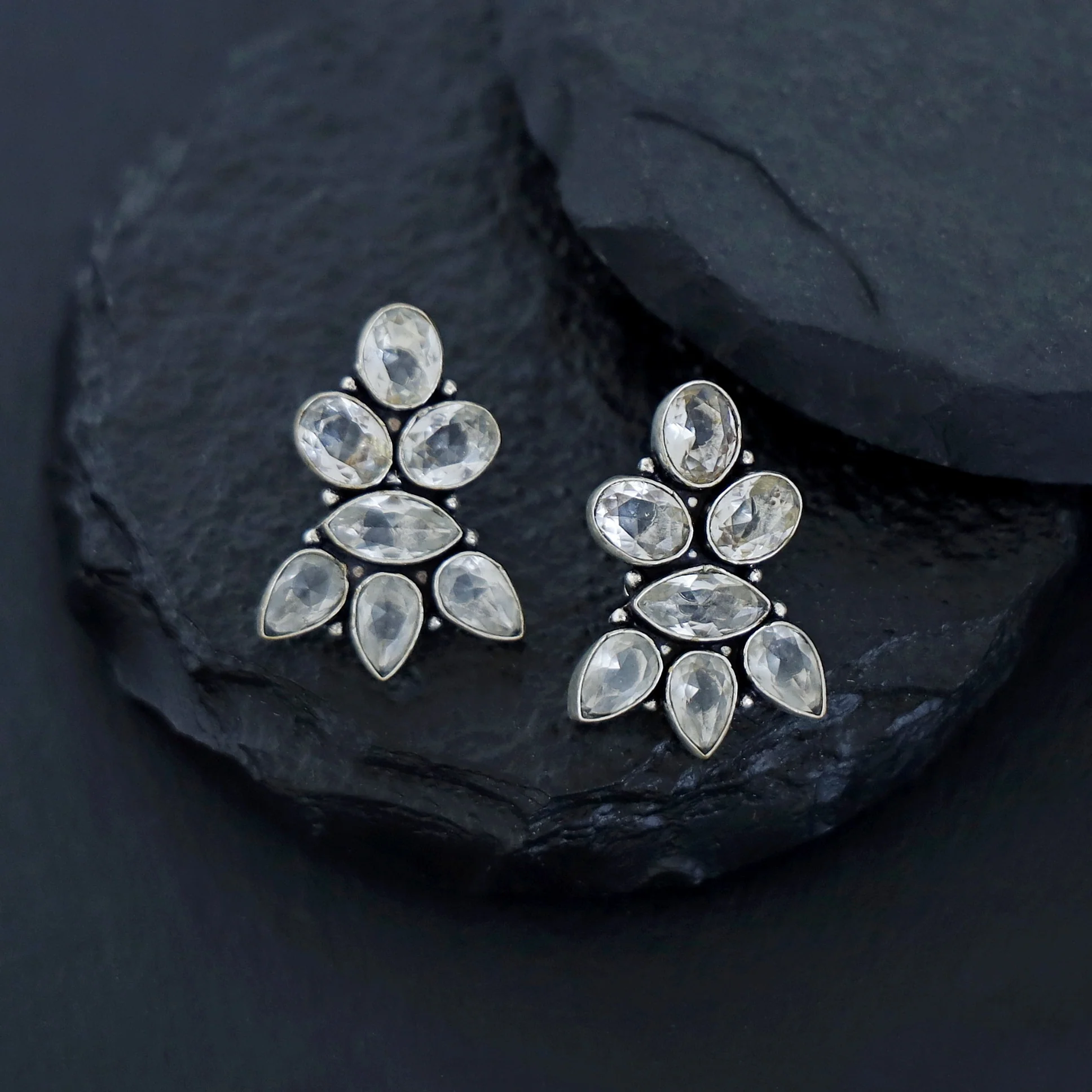Amaryllis Glossy Earring - Image 4