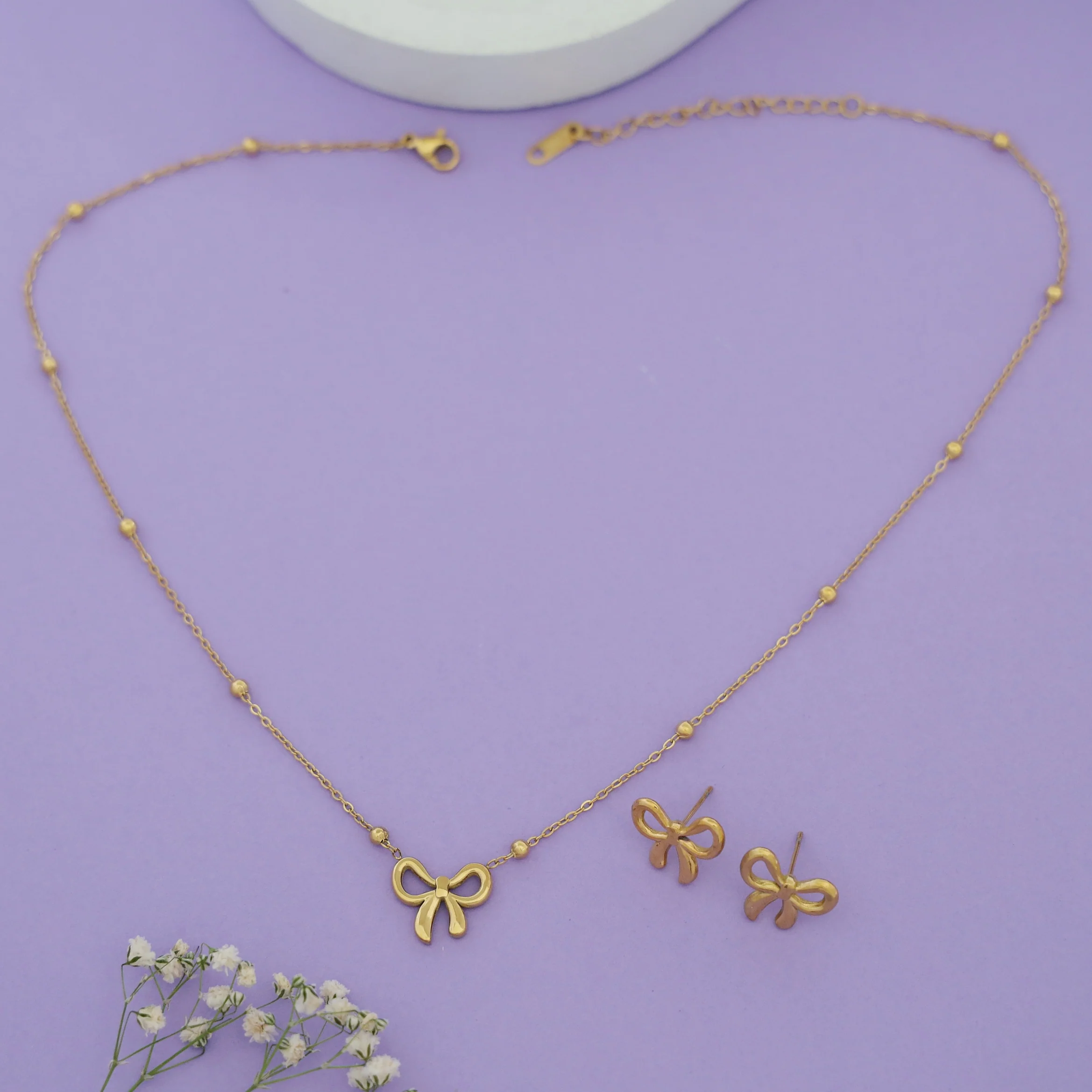 Amaya Golden Bow Neckpiece With Stud - Image 5
