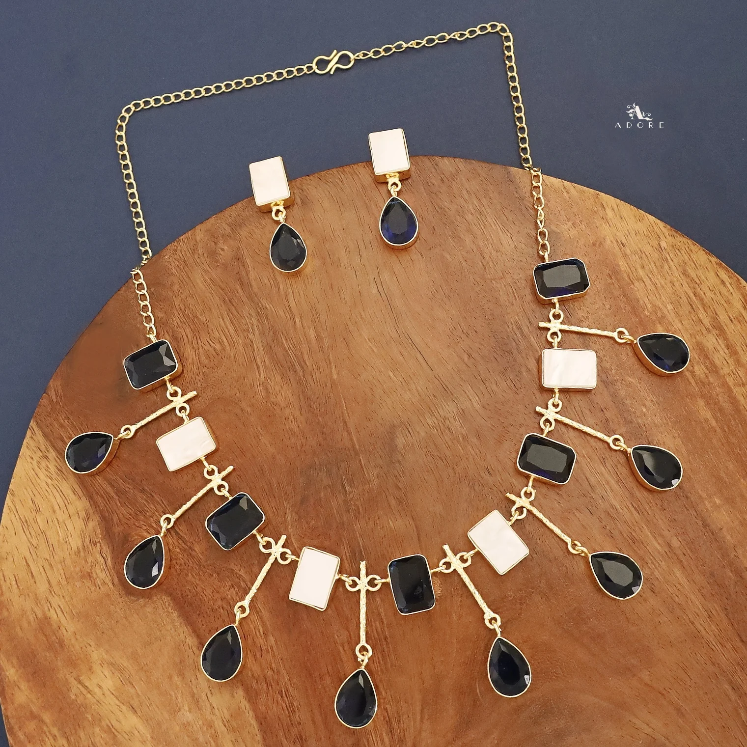 Amaya Golden MOP + Glossy Stone Neckpiece With Earring - Image 8