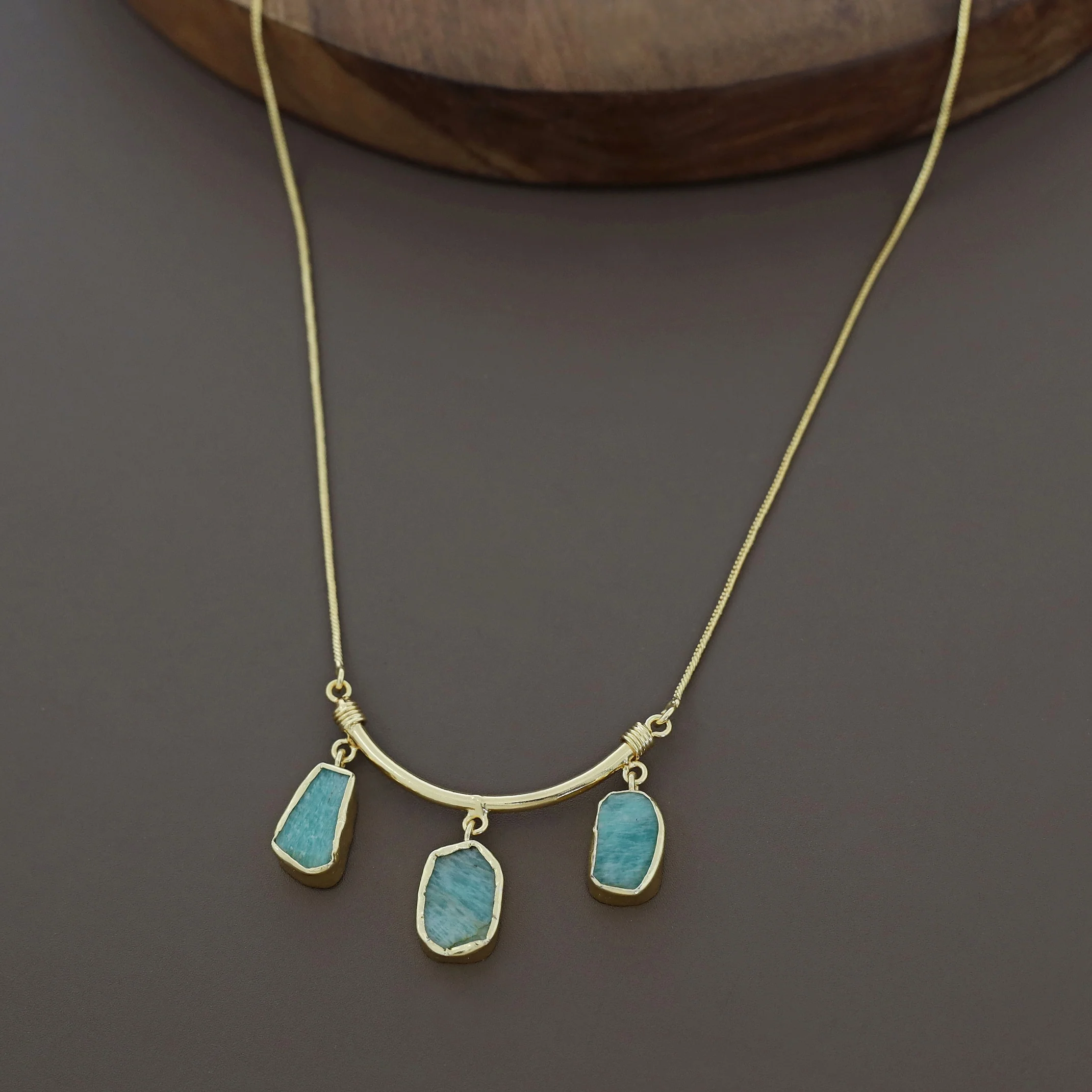 Amba Three Stone Neckpiece - Image 10
