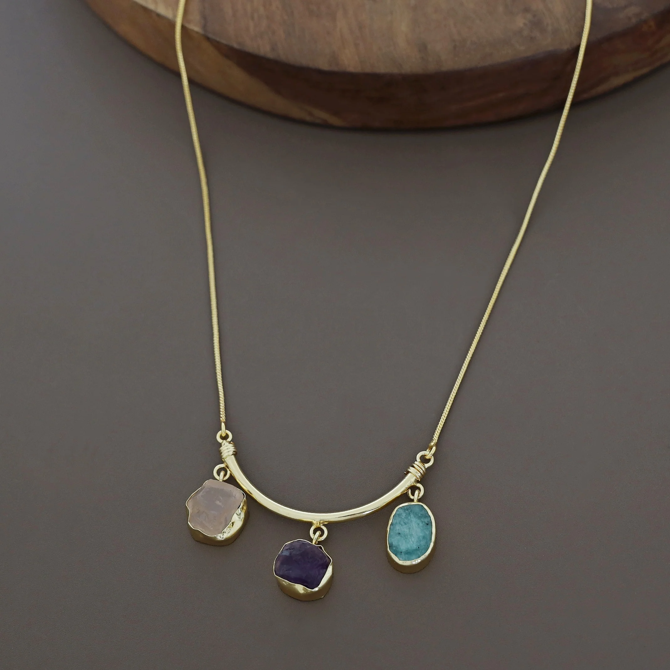 Amba Three Stone Neckpiece - Image 12