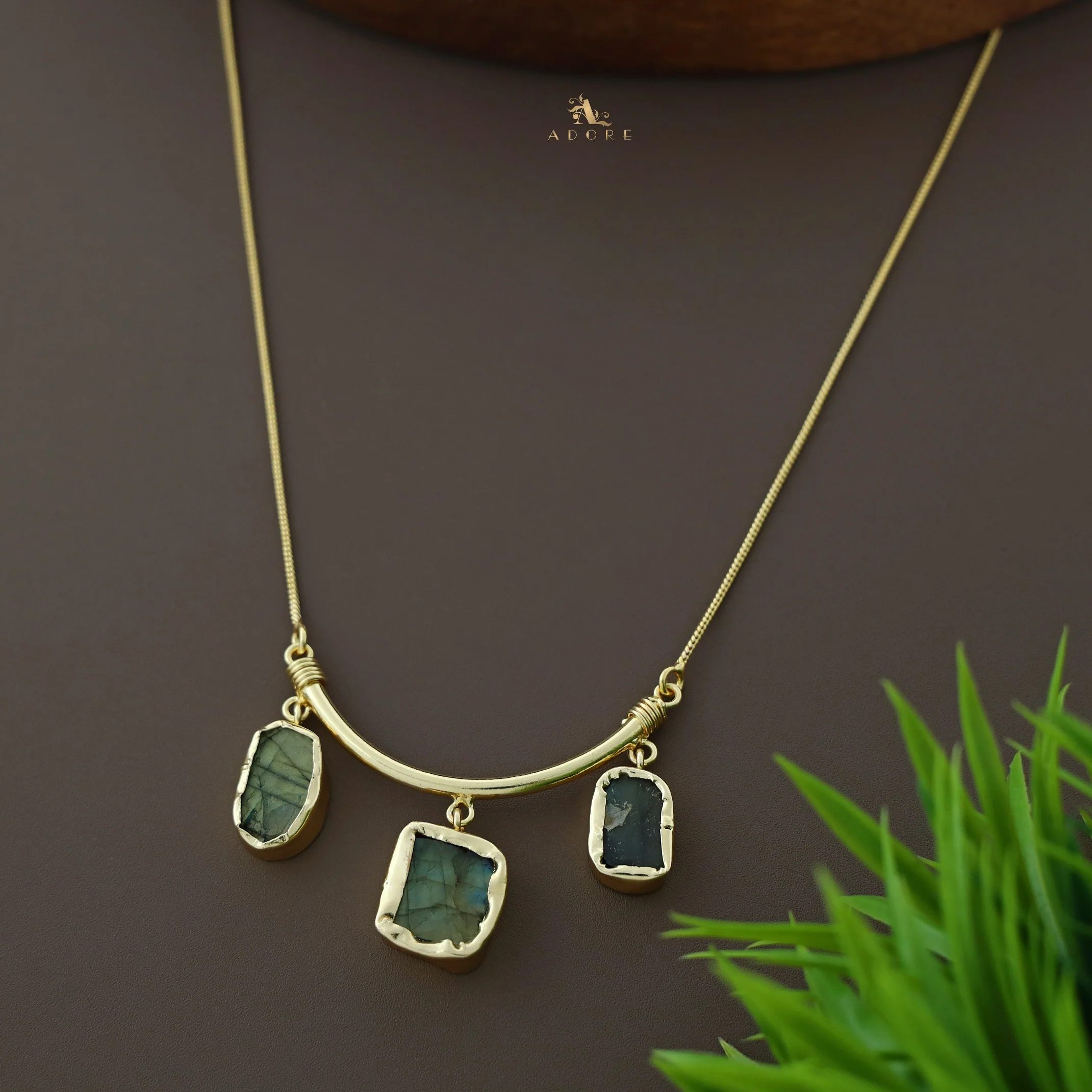 Amba Three Stone Neckpiece - Image 7