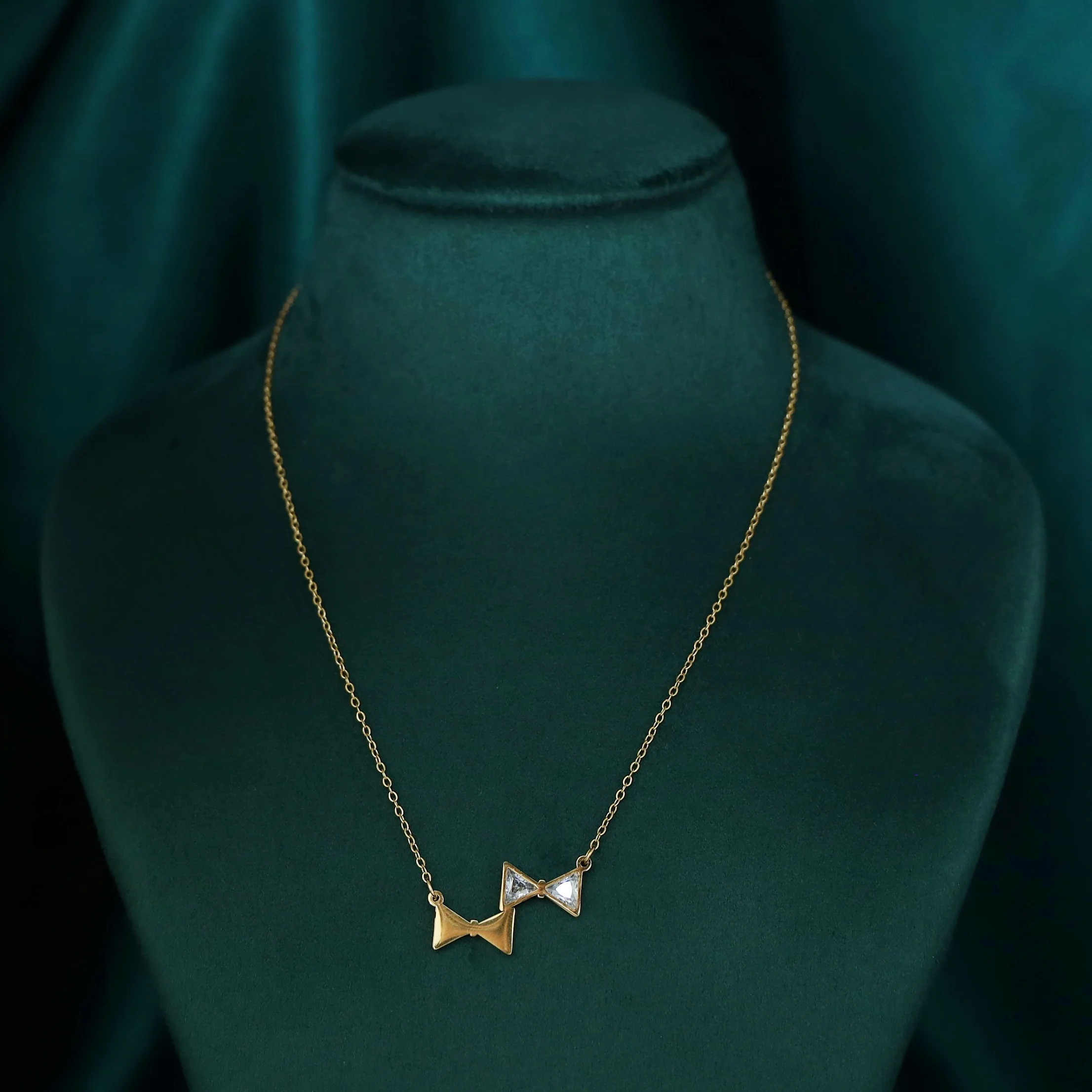 Amitha Dual Bow Neckpiece - Image 2