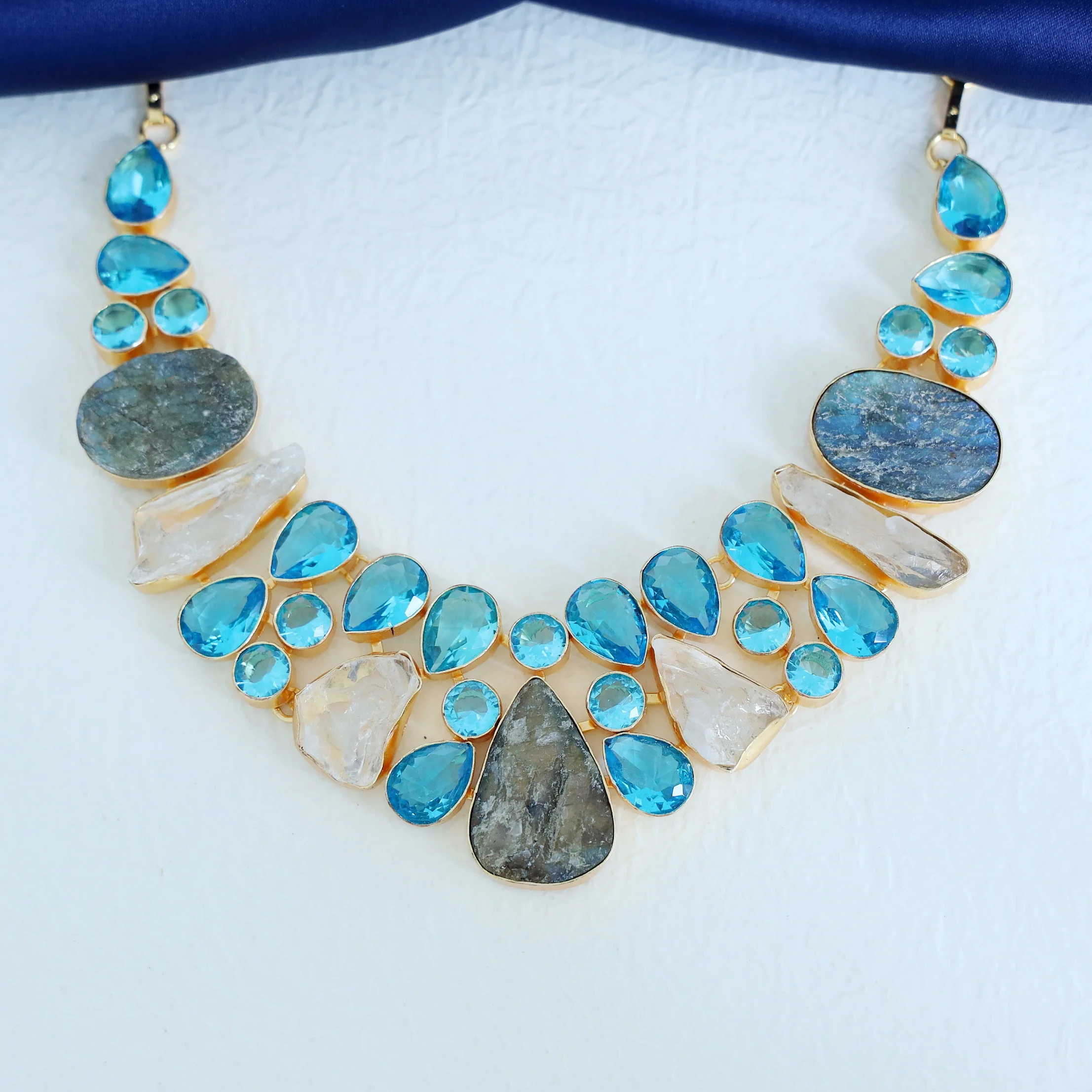 Amlin Neckpiece - Image 2