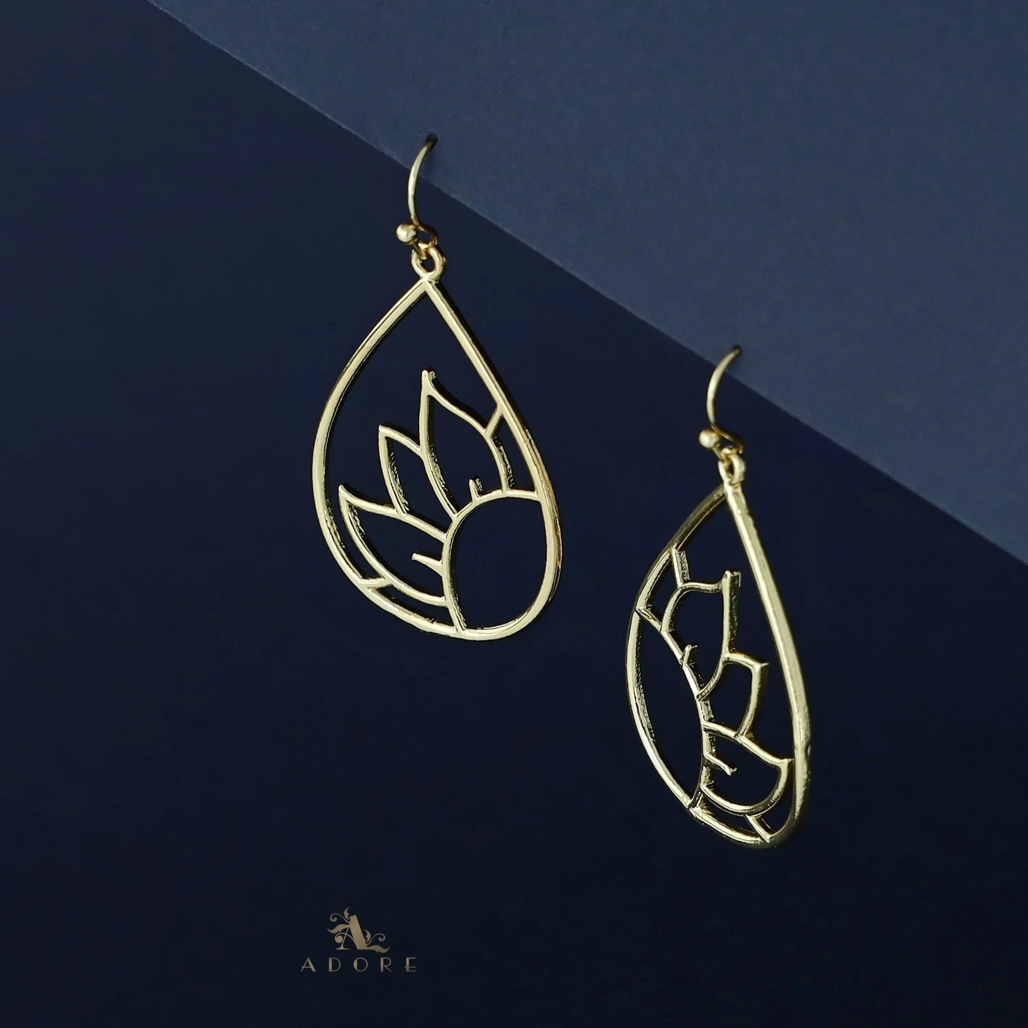 Amoura Golden Flower Drop - Image 2