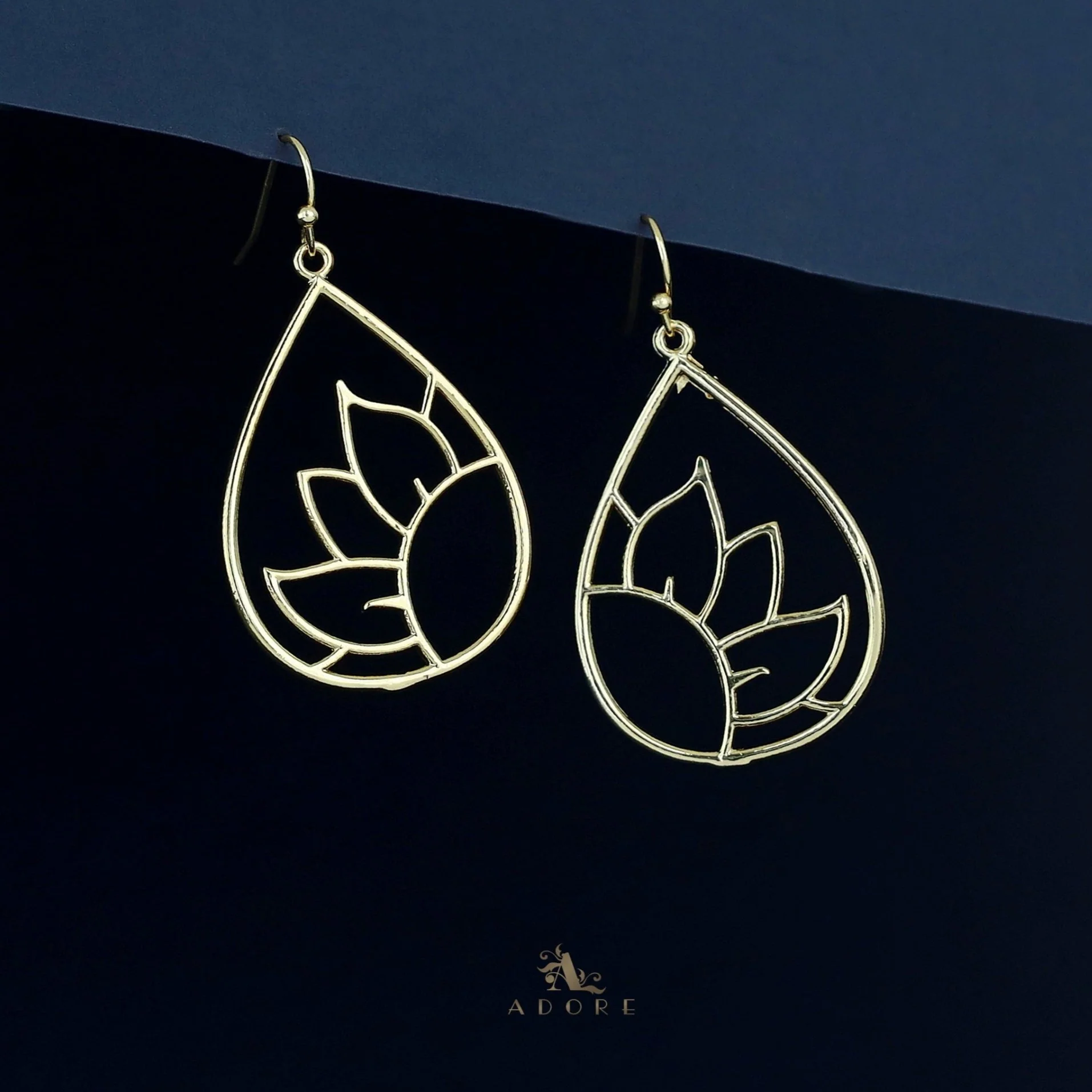 Amoura Golden Flower Drop - Image 3