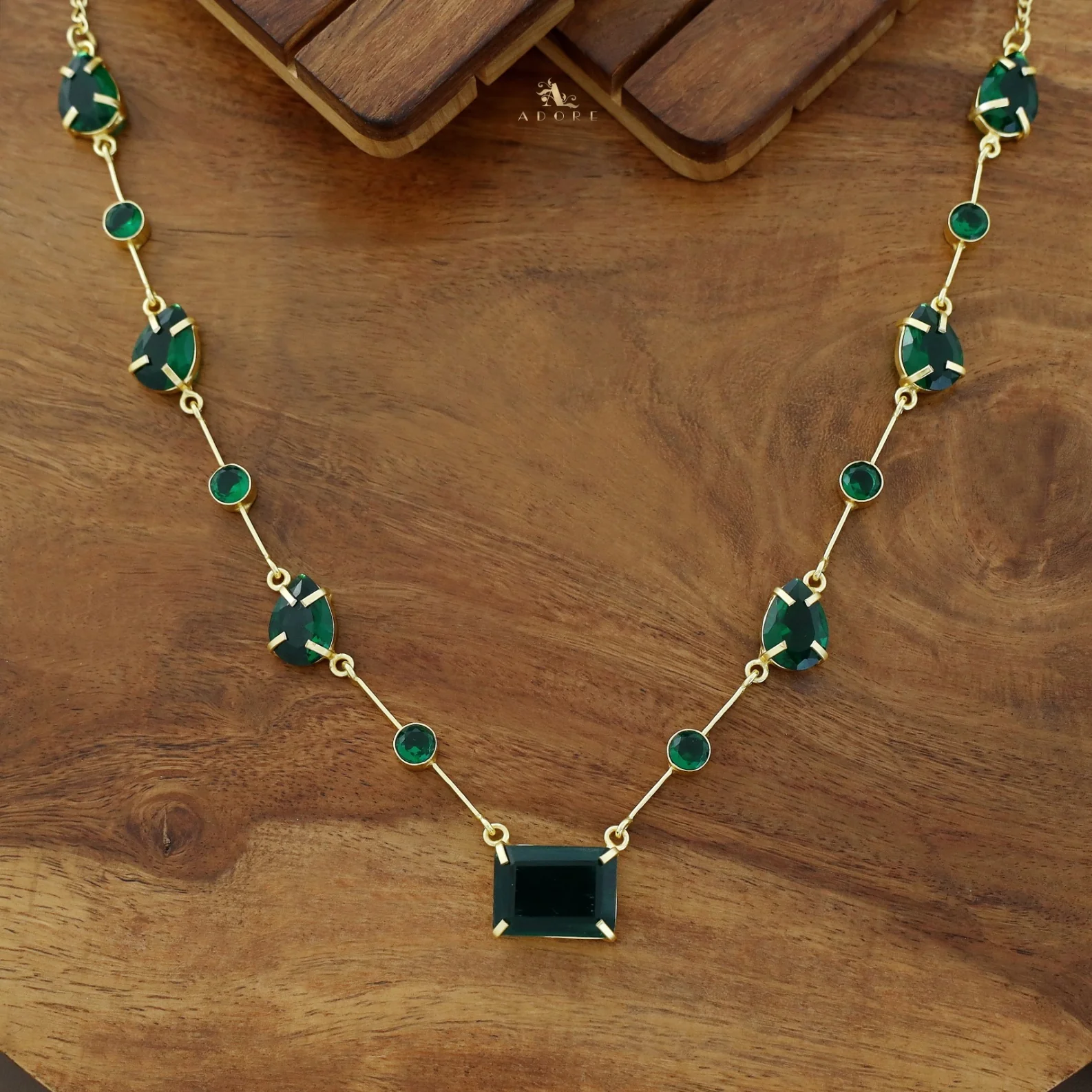 Amyra Multi Shape Glossy Stone Neckpiece - Image 10