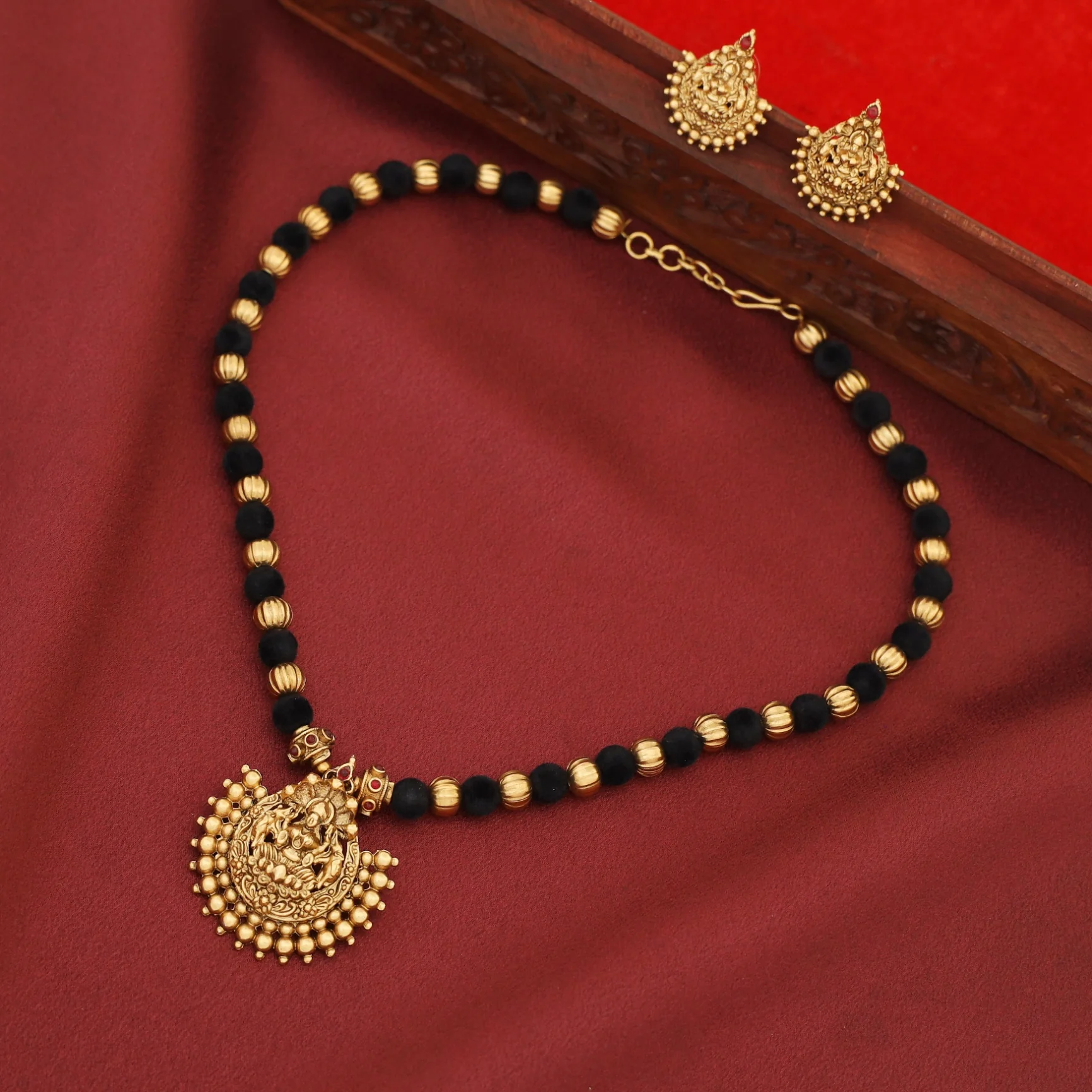 Anandalakshmi Golden Velvet Ball Neckpiece With Earring - Image 4