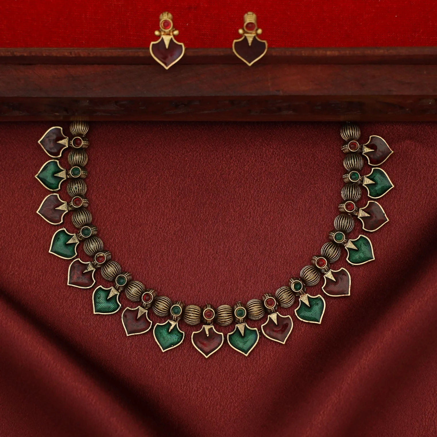 Anasuya Enamel Palakka Short Neckpiece With Earring - Image 5