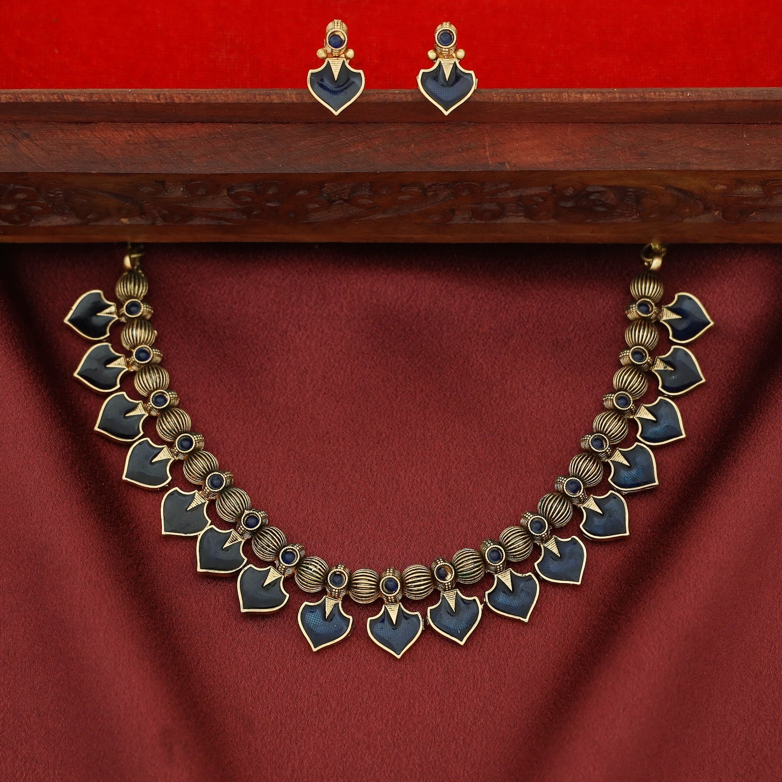 Anasuya Enamel Palakka Short Neckpiece With Earring - Image 7