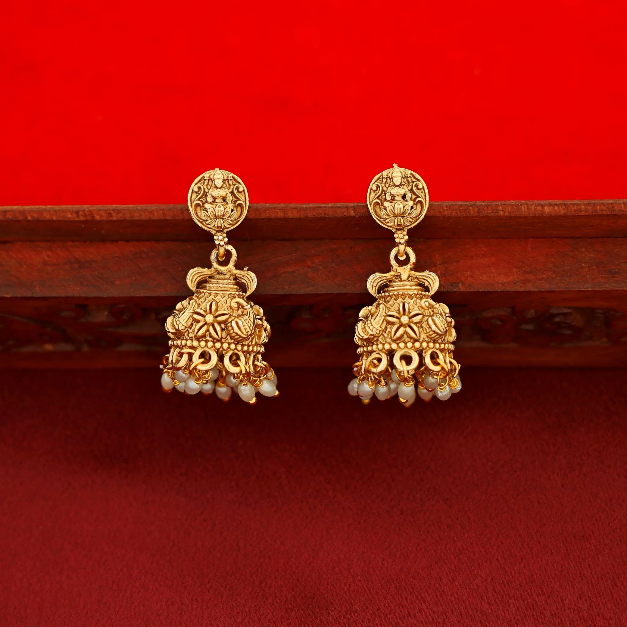 Anshika Pearl Lotus Devi Pendant Neckpiece With Earring - Image 5