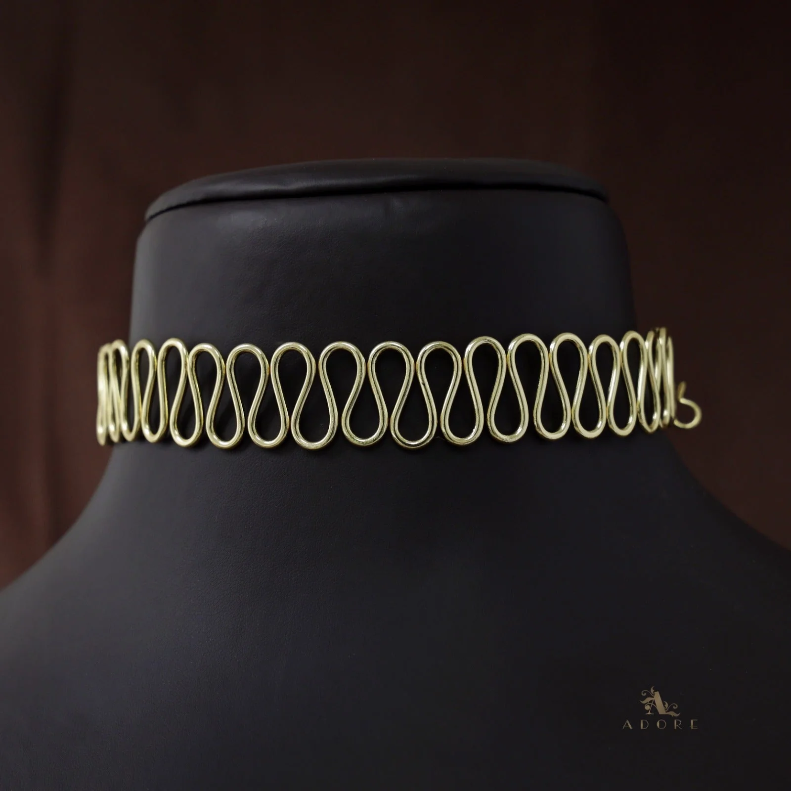 Anslie Curved Wave Gold Neck Cuff - Image 2