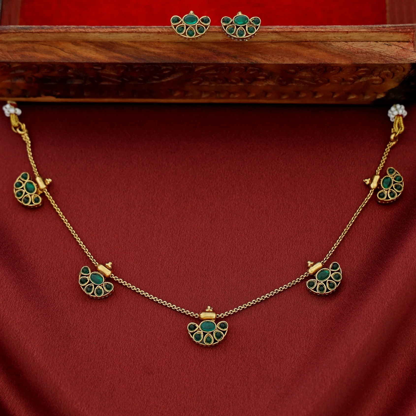 Anuradha Golden 5 Half Circle Short Neckpiece With Earring - Image 2