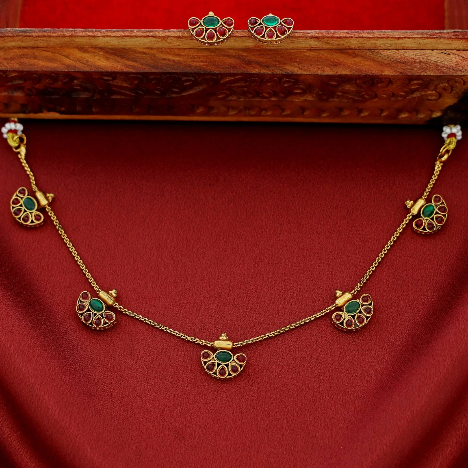 Anuradha Golden 5 Half Circle Short Neckpiece With Earring - Image 6