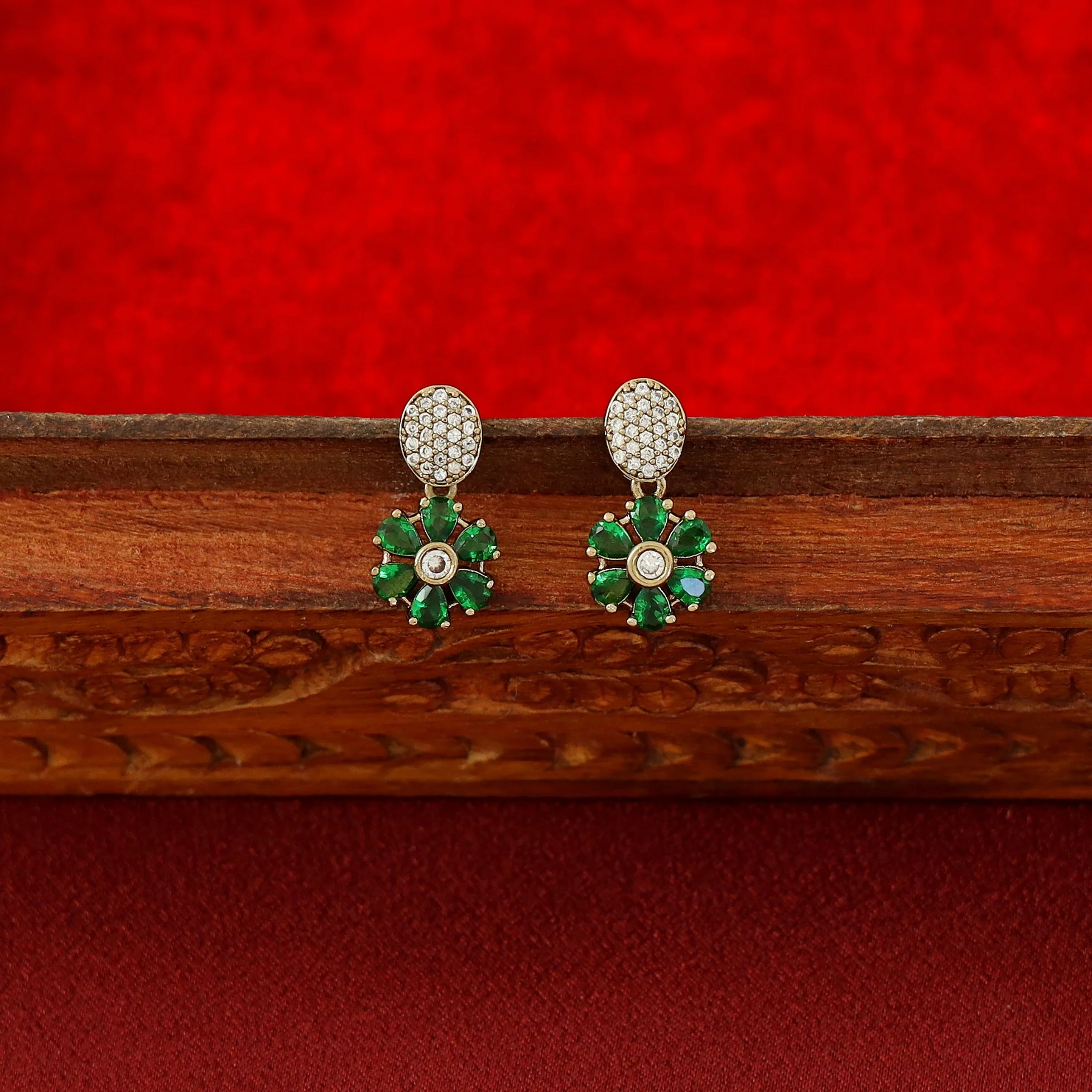 Anvika Floral AD Stone Short Neckpiece With Earring - Image 9