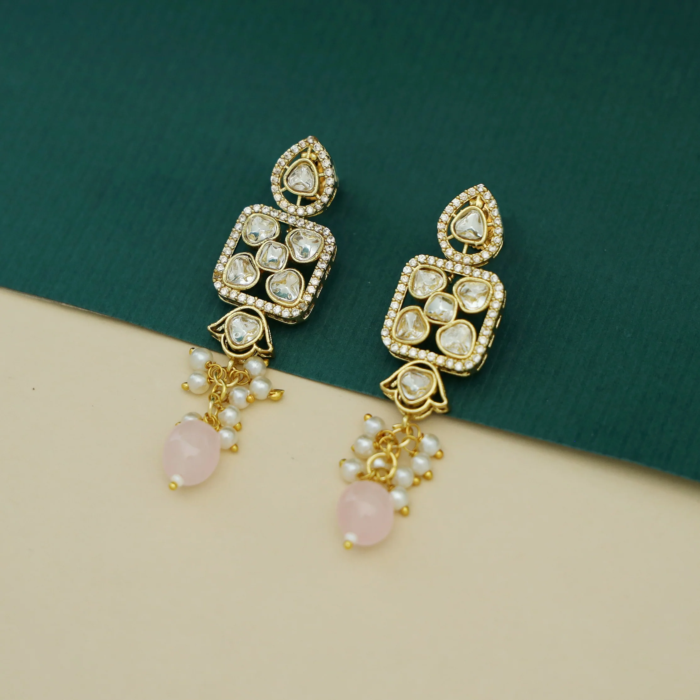 Anwita Pearl Beaded Kundan Choker With Earring - Image 6