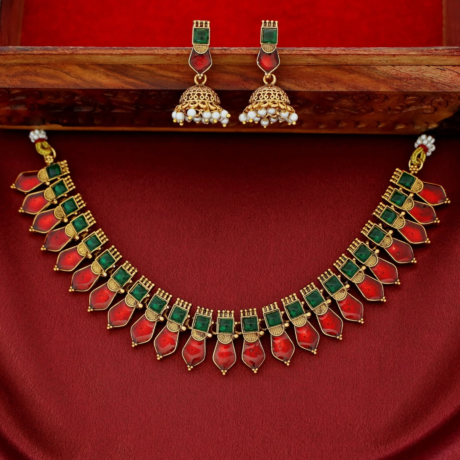 Apeksha Enamel Palakka Short Neckpiece With Earring - Image 3