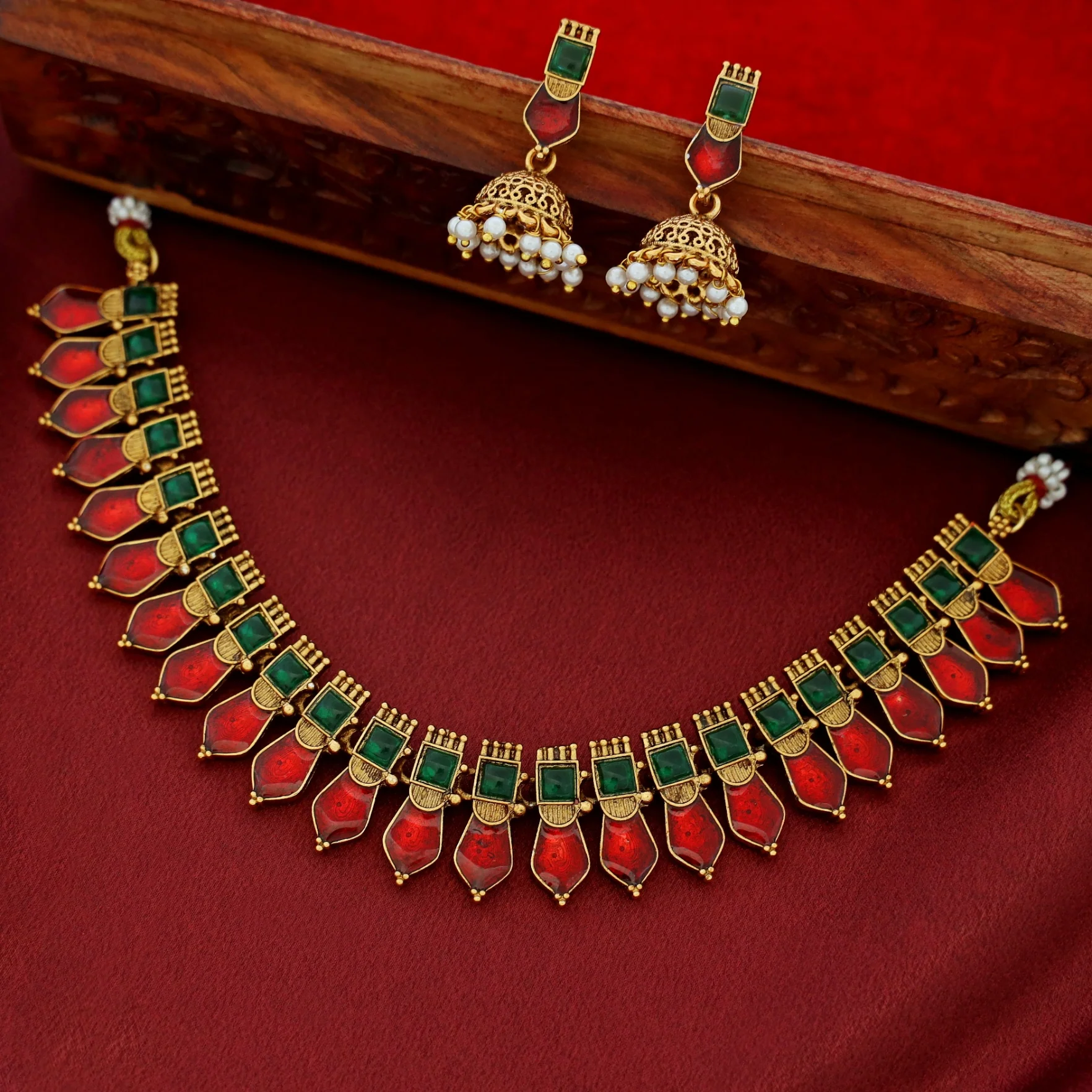 Apeksha Enamel Palakka Short Neckpiece With Earring - Image 4