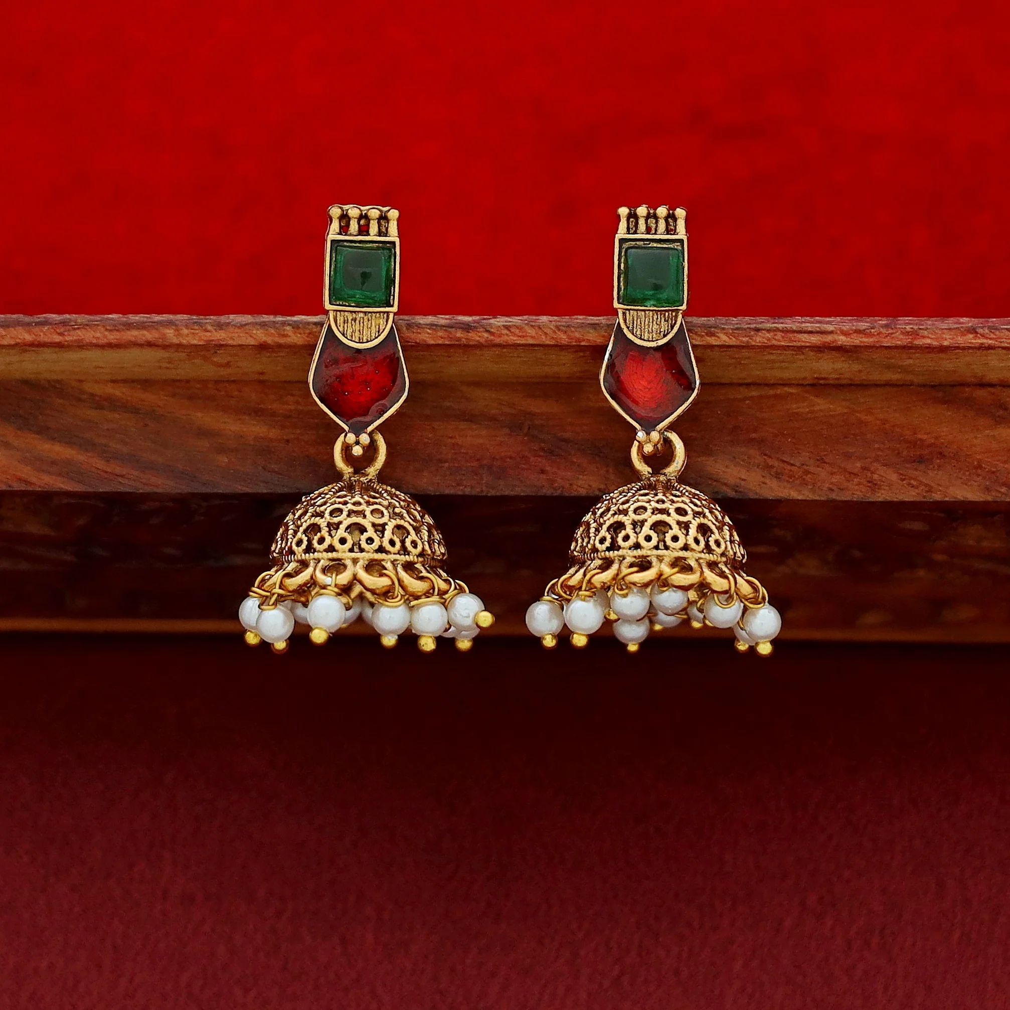 Apeksha Enamel Palakka Short Neckpiece With Earring - Image 5