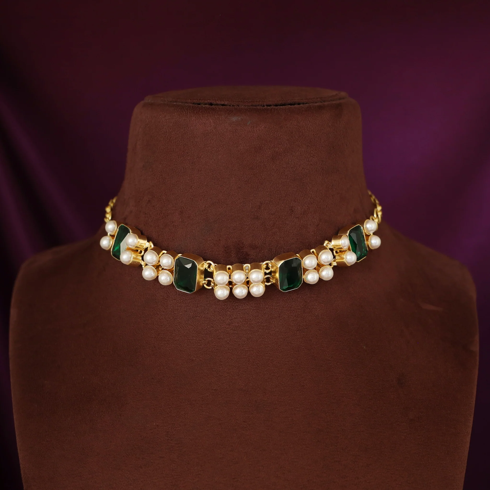 Aphros Pearl Rectangle Glossy Stone Choker - Image 11