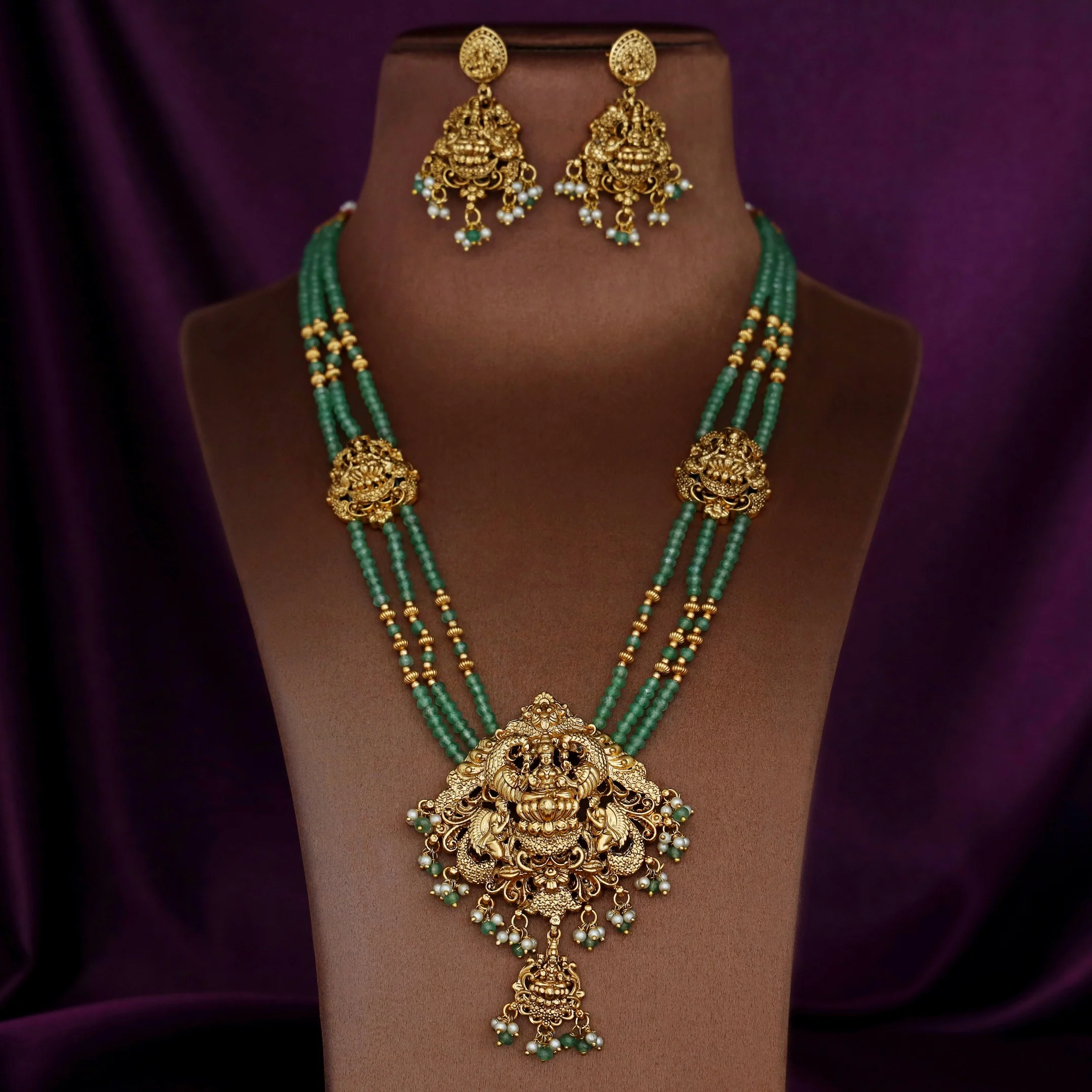 Apurva Lakshmi Pendant Layered Neckpiece With Earring - Image 4
